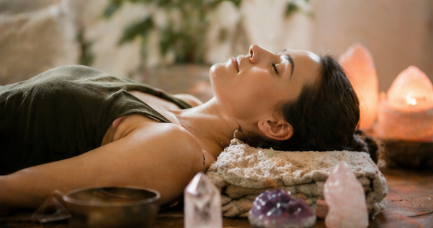 Energy healing experience supporting emotional clarity and calm.