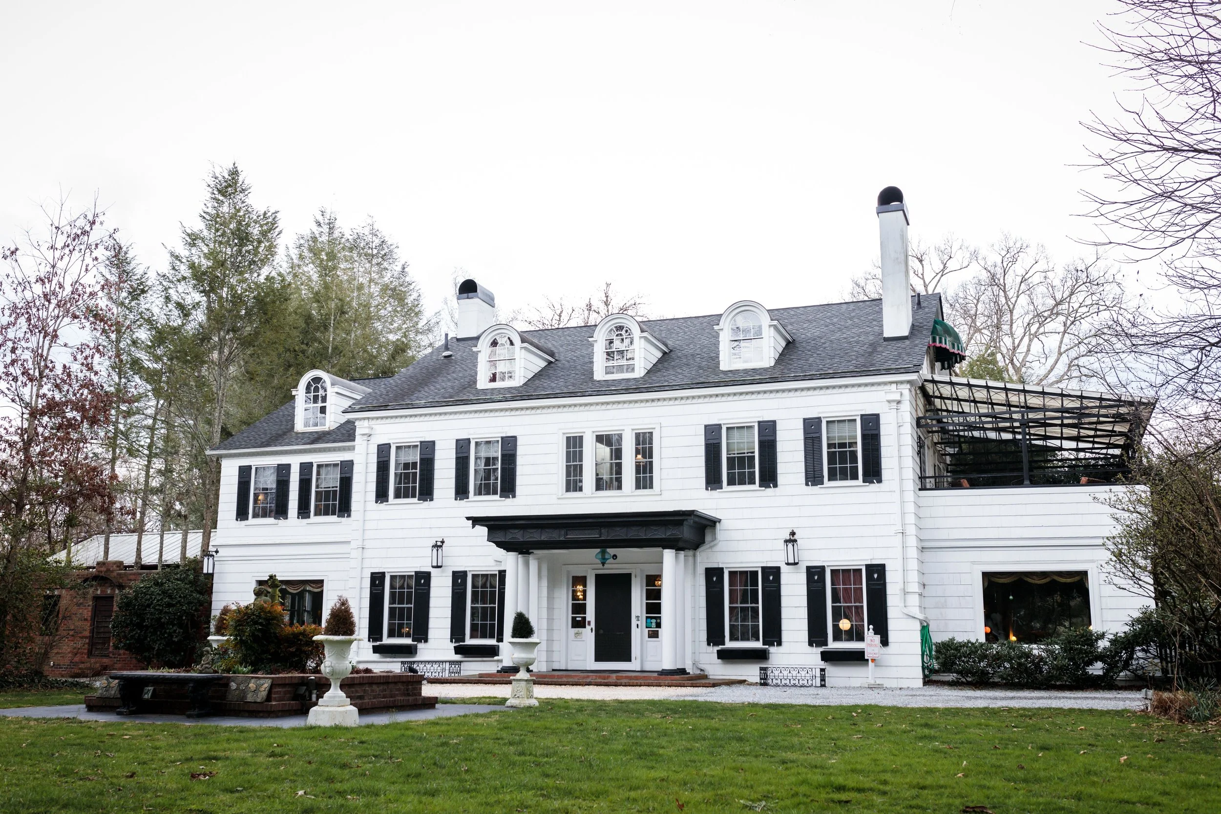 Mélange Manor