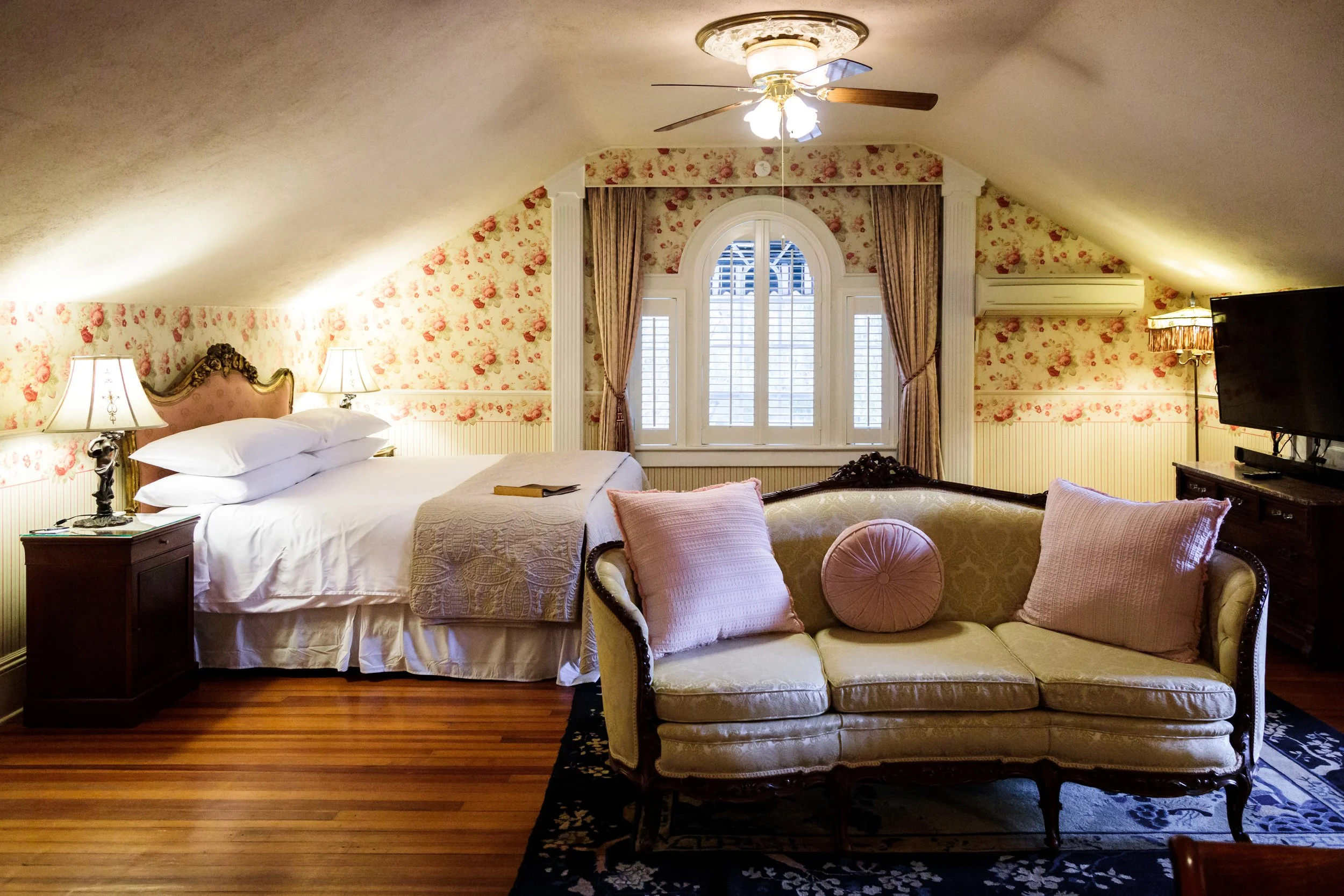 The Loraine Suite (Attic)