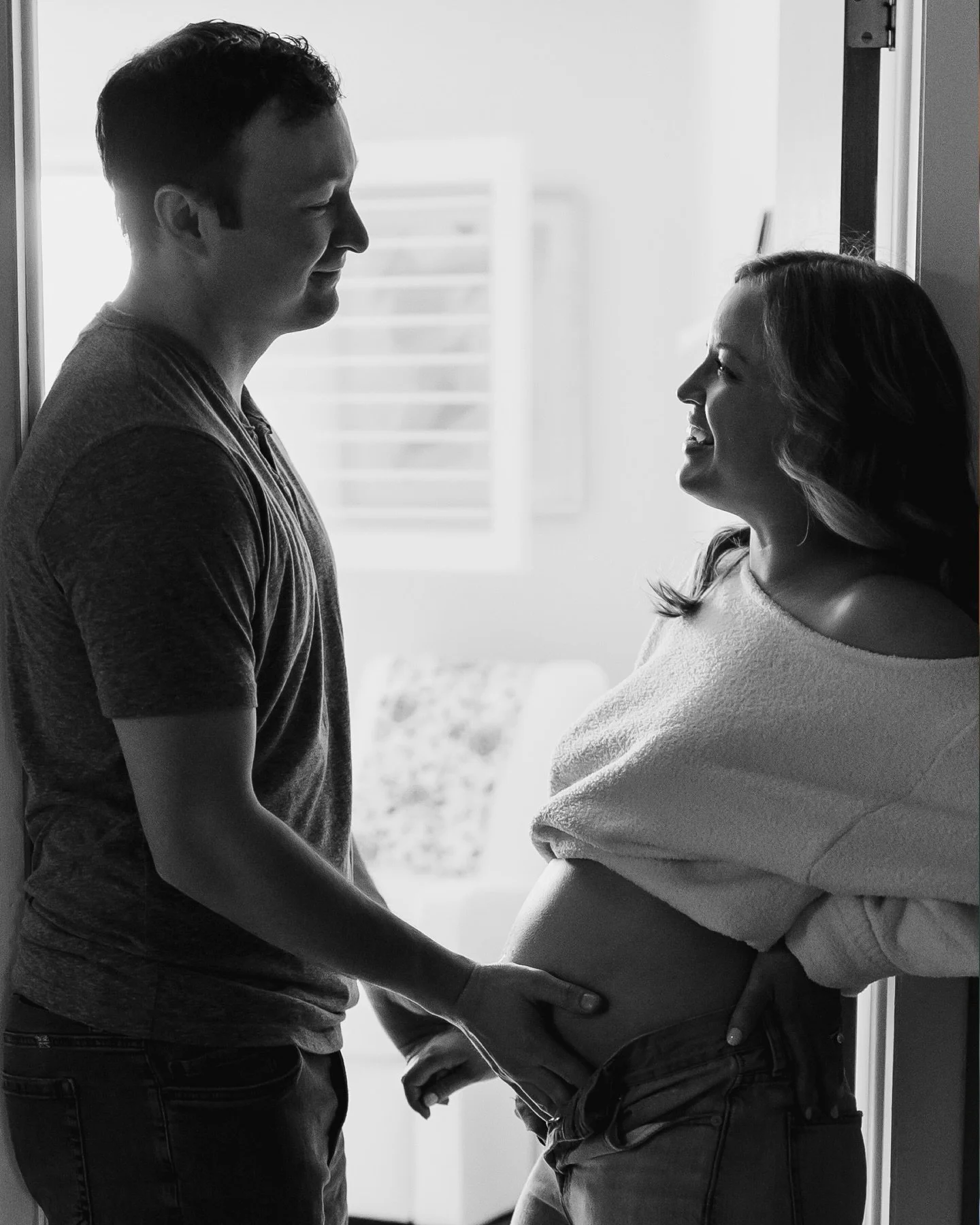 together, they&rsquo;re waiting for you, little lucy 🤍
.
.
.
.
#coloradofamilyphotographer #coloradophotographer #familylifestylephotography #holdthemclose #loveinthelittles