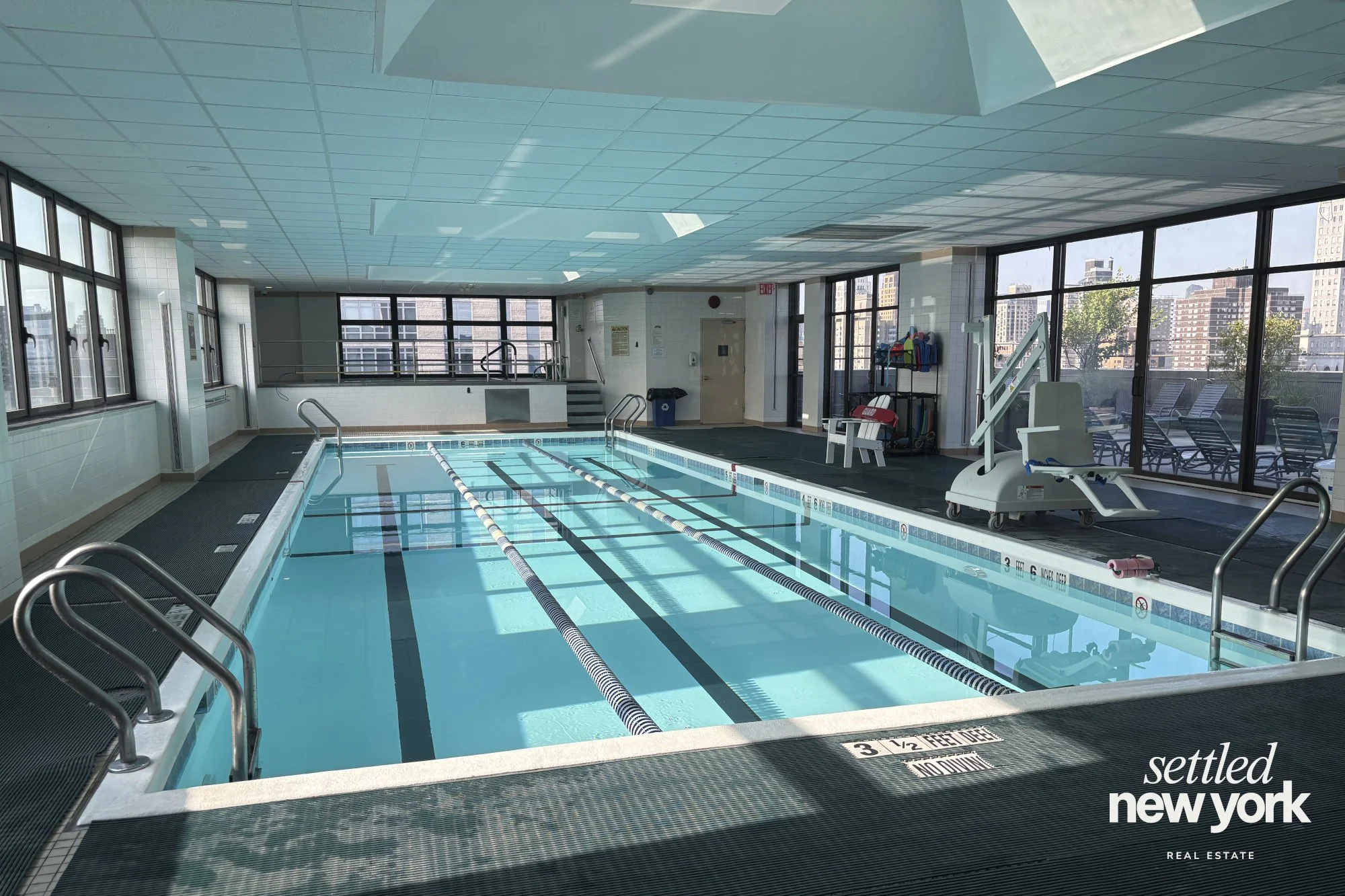 Pool Web.jpg