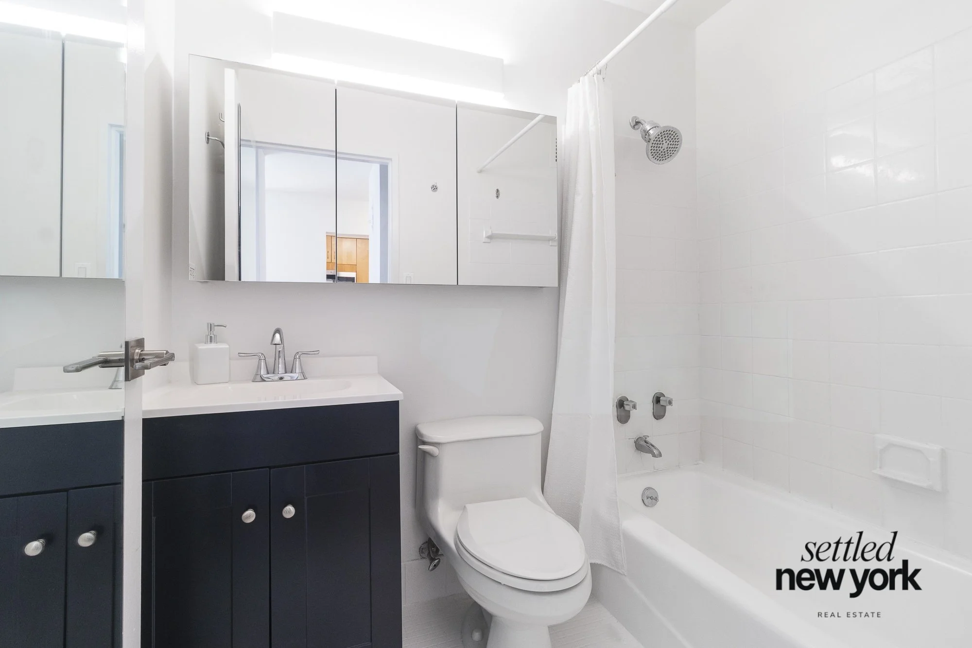 7 - Bathroom - Web.jpg