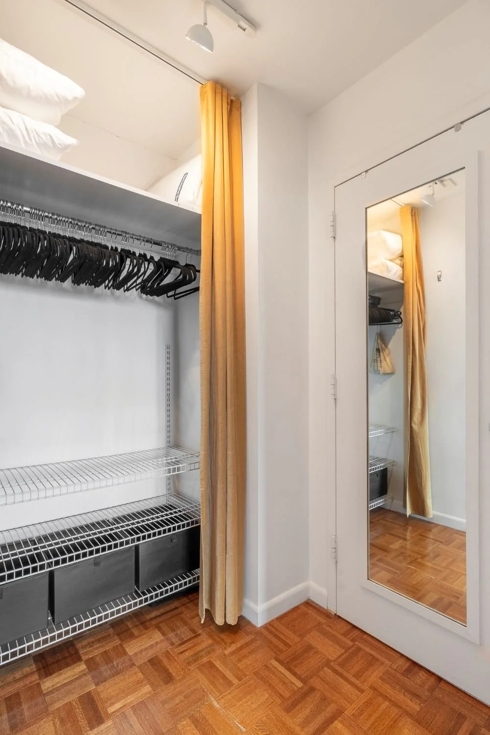 7 - Closet.jpg