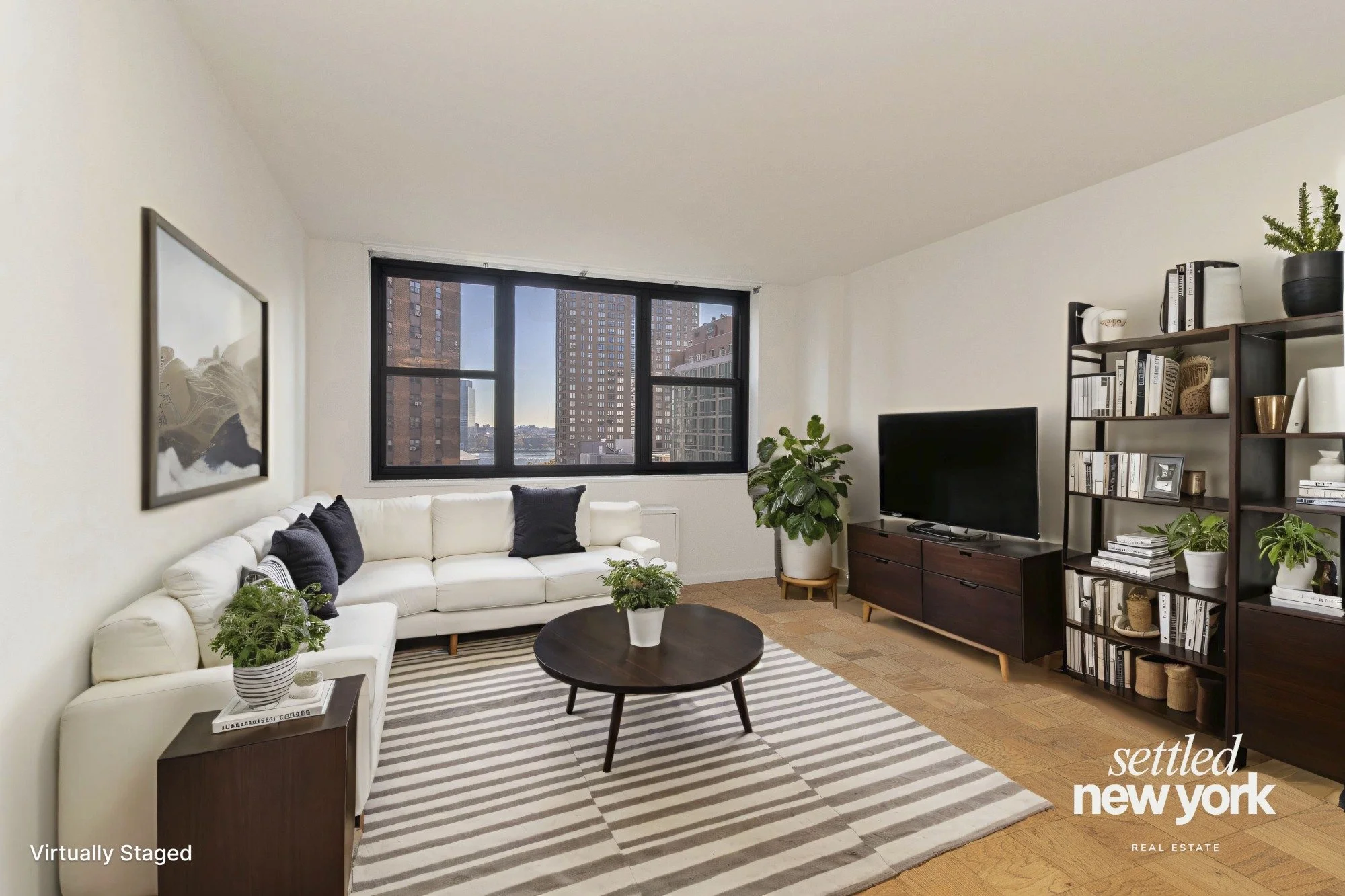 1 - Living Room Front View - Web.jpg
