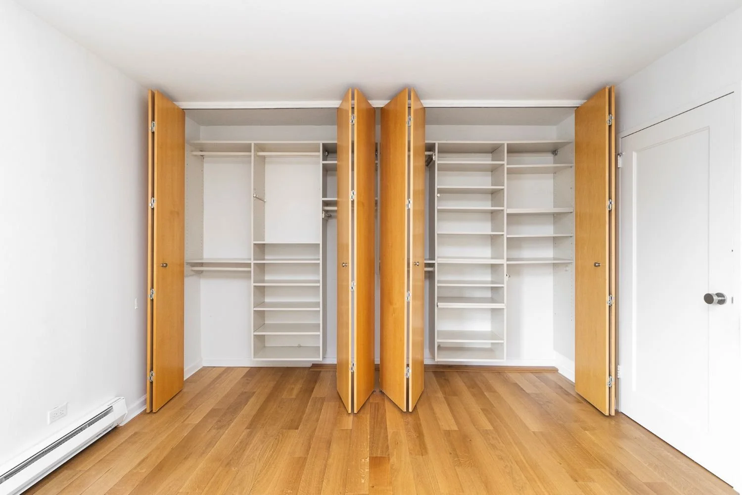 +6 2 - Bedroom (3).jpg