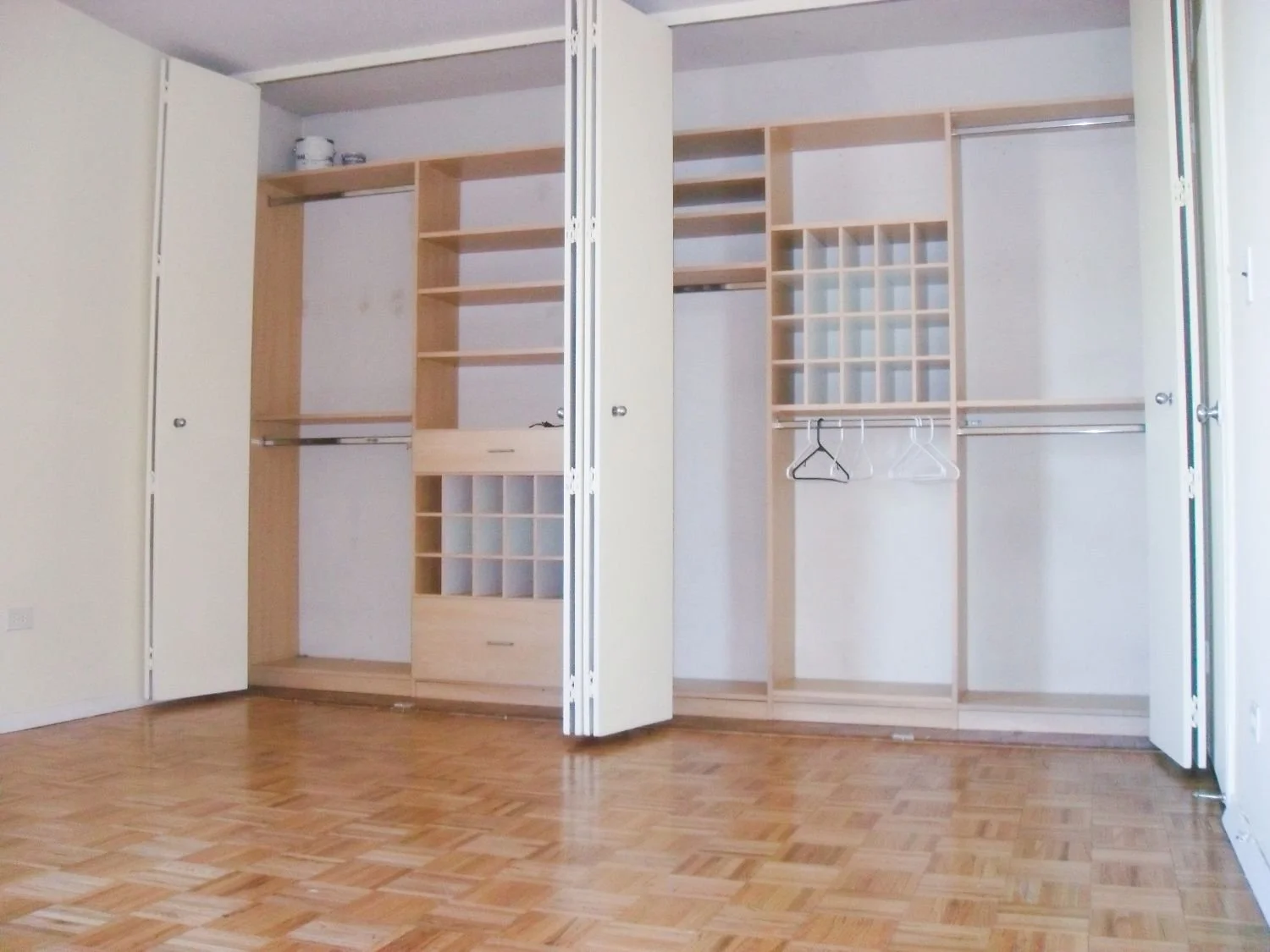 6 - Closet.jpg