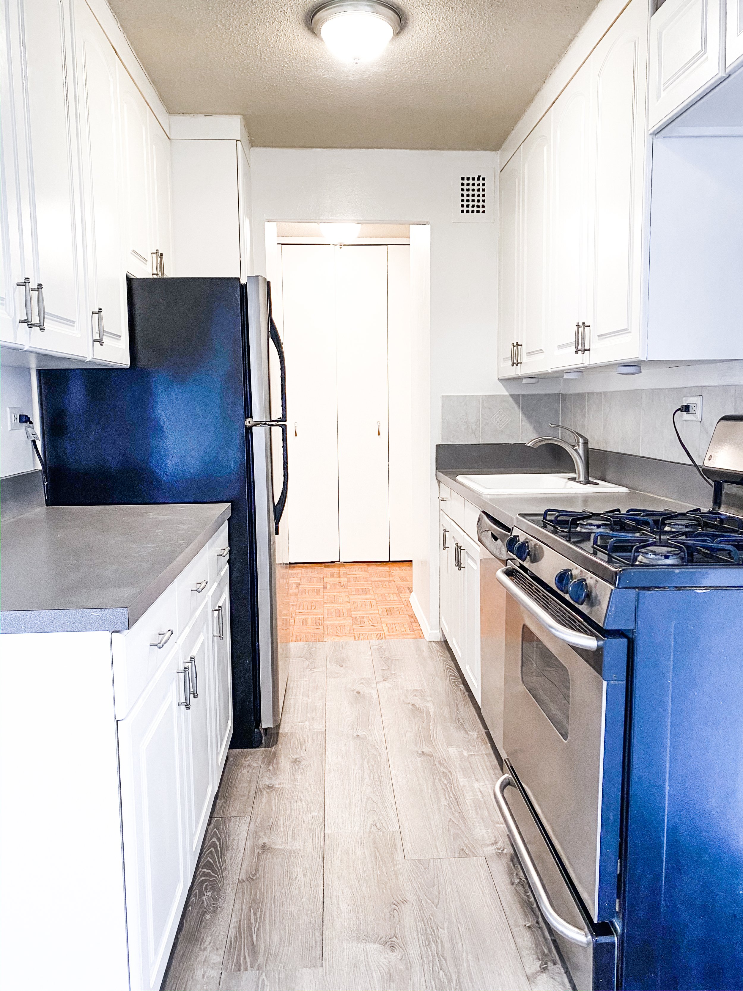 6 - Kitchen.jpg