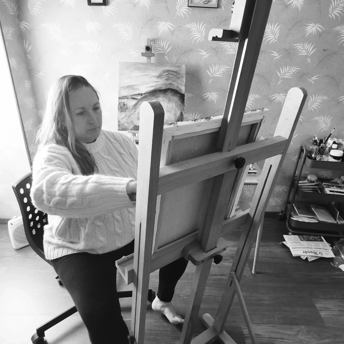 Apr&egrave;s une longue pause artistique, seulement quelques peintures et dessins ces 4 derni&egrave;res ann&eacute;es, install&eacute;e en Loz&egrave;re je reprends mes pinceaux, m'installe derri&egrave;re le chevalet et reprends mes marques. 
A ven