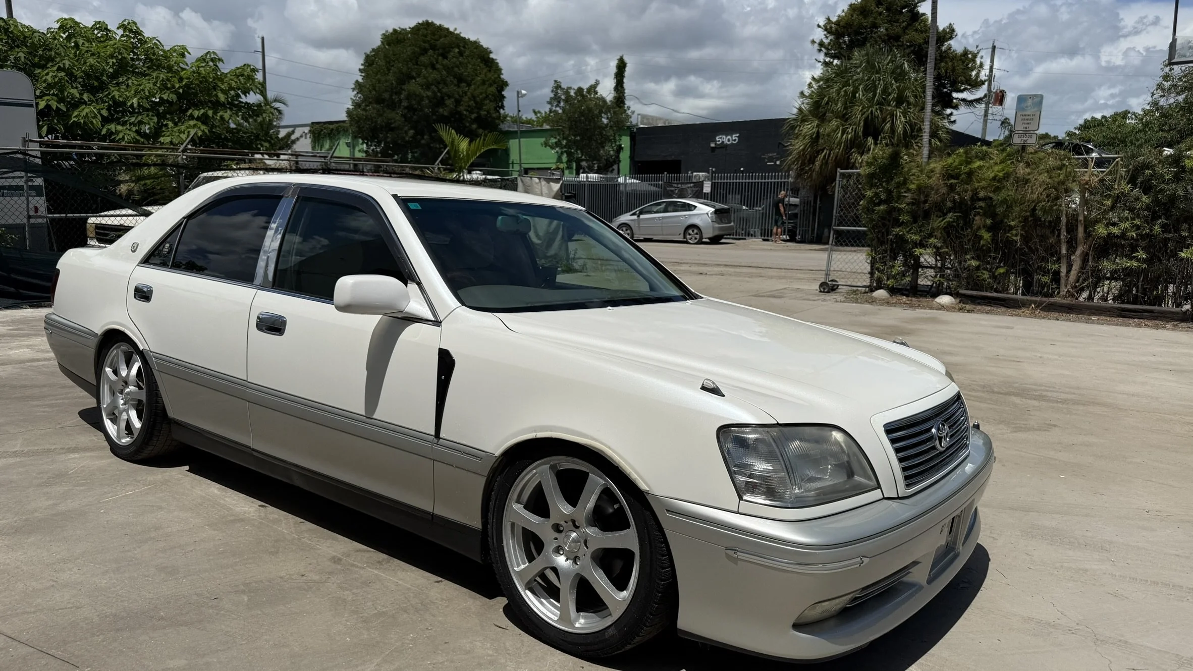 2000 Toyota Crown Royal Saloon 1JZGE JDM