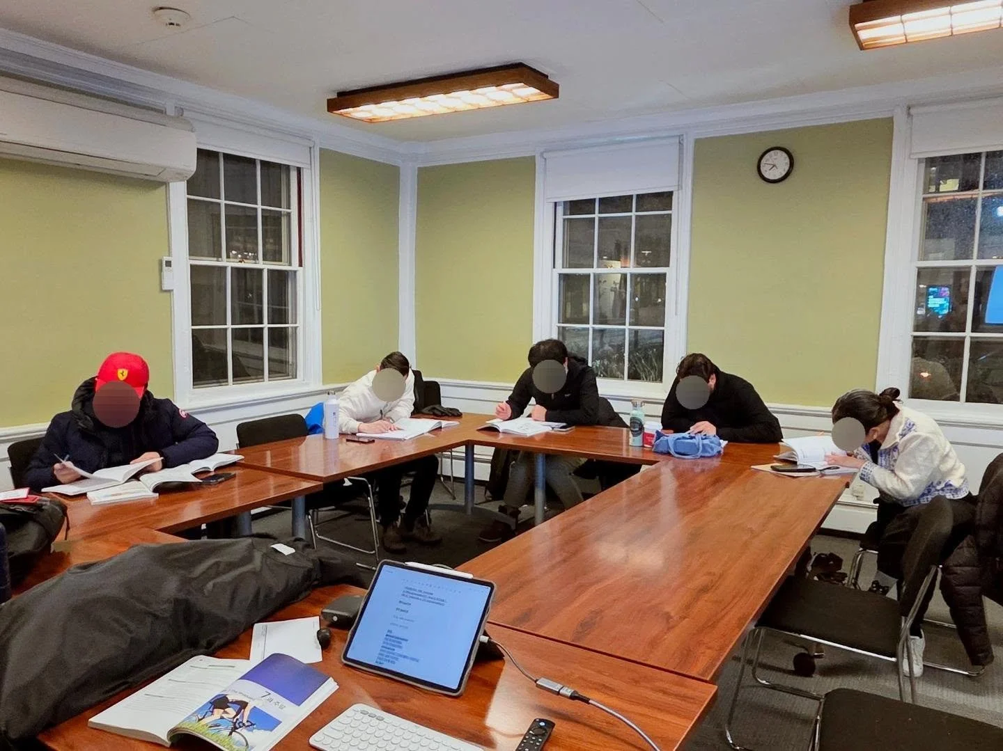 🇰🇷 #learnkorean #koreanlanguage #koreanclass #koreanteacher #boston 

One of the most challenging parts for students is translating English thoughts into Korean, but it&rsquo;s also the skill that helps the most when it comes to actually speaking.
