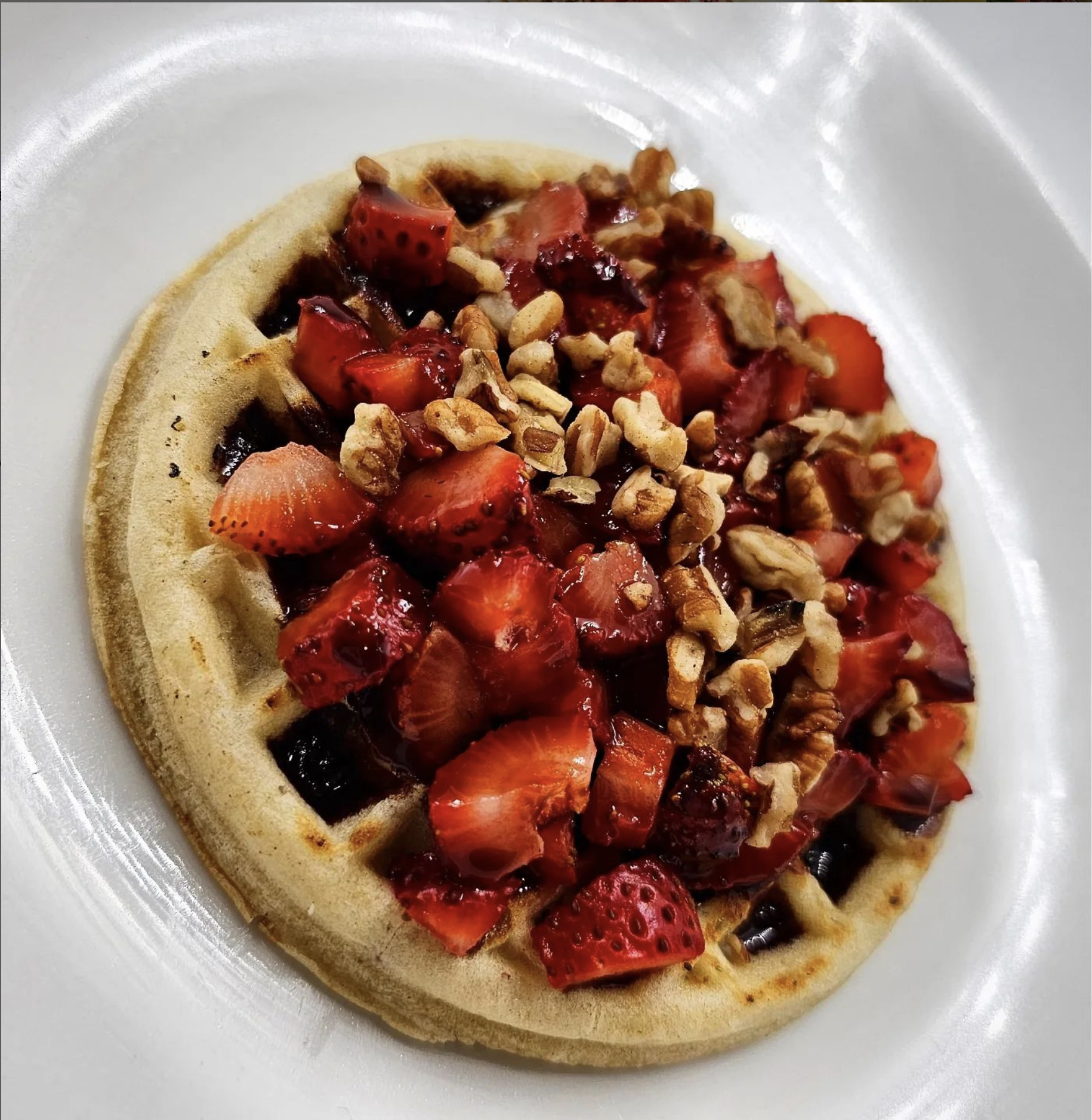 Waffle pasional con nuez.png