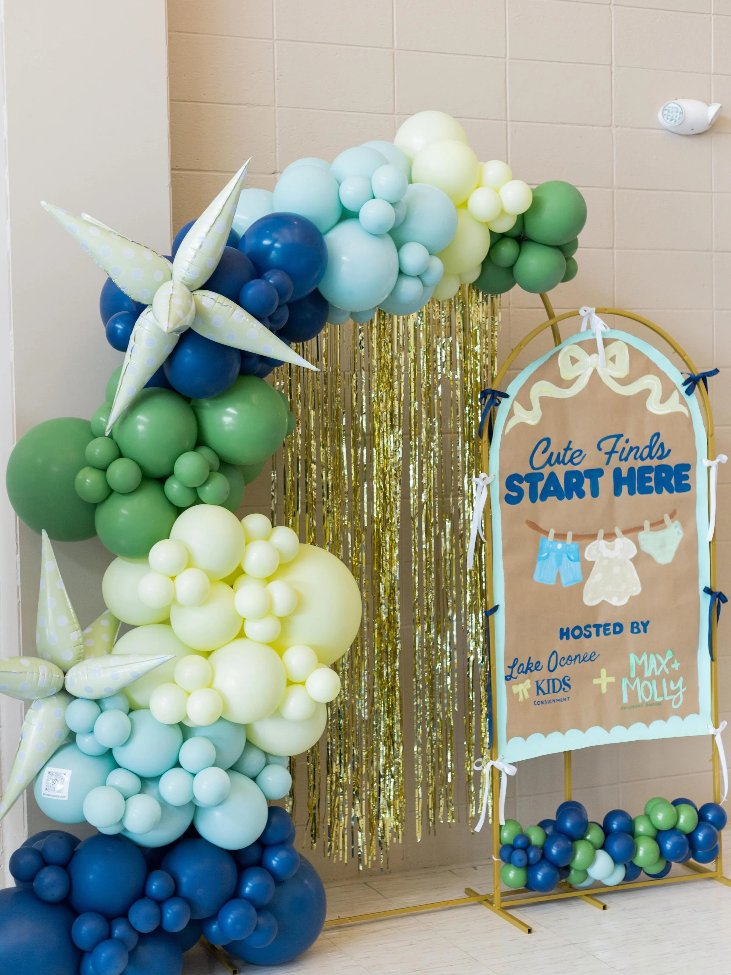 The balloon art at our first Lake Oconee Kids sale was EVERYTHING! 🩵💙 A huge thank you to our sponsor, Pop &amp; Polished, for making our space look absolutely incredible! If you&rsquo;re planning your next event, they&rsquo;re the ones you need! ?