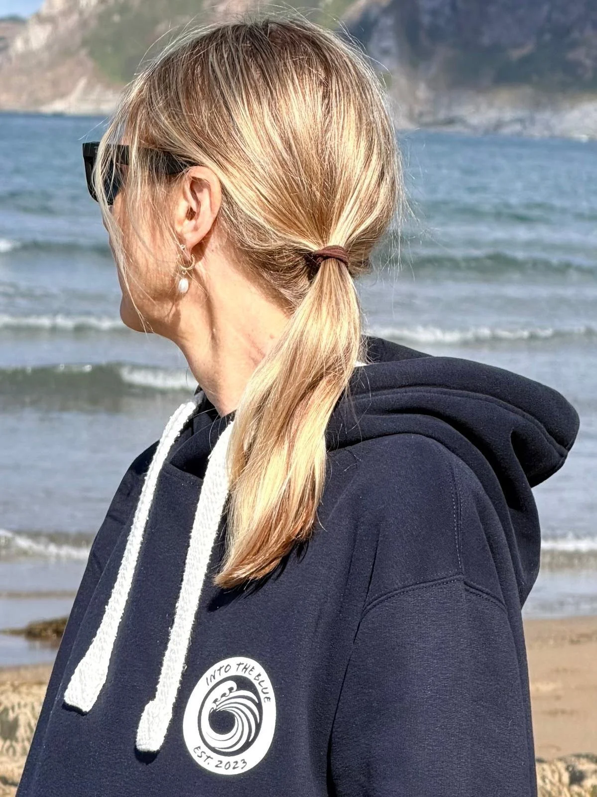 hoodieb4.jpg