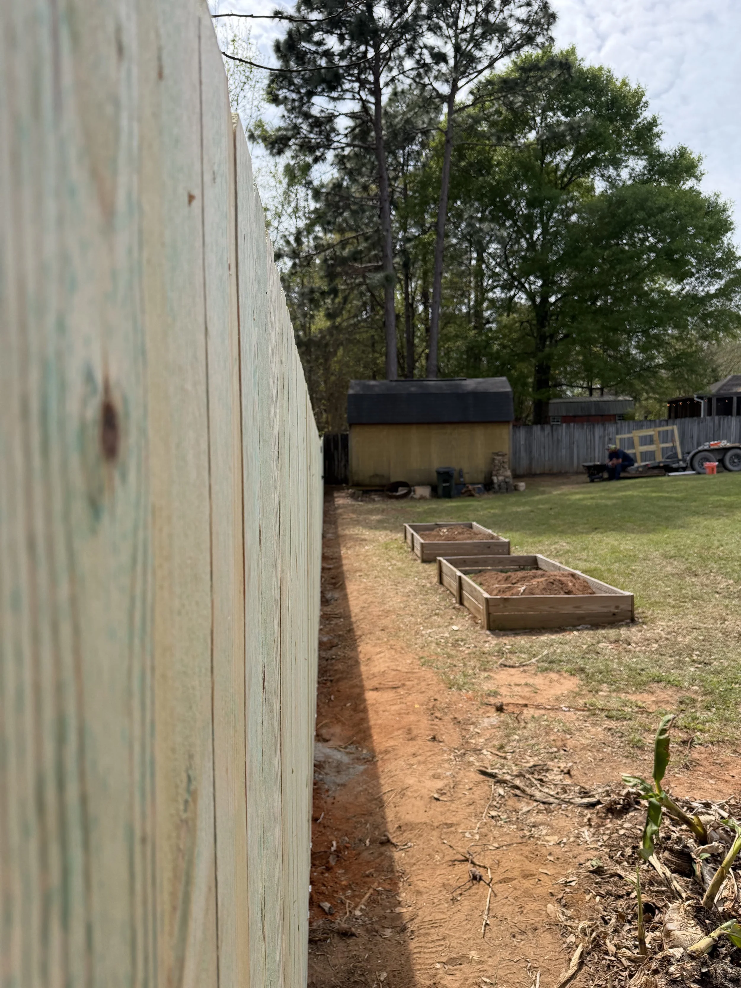 A newly installed fence by Noah's Hammer in Mobile Alabama.