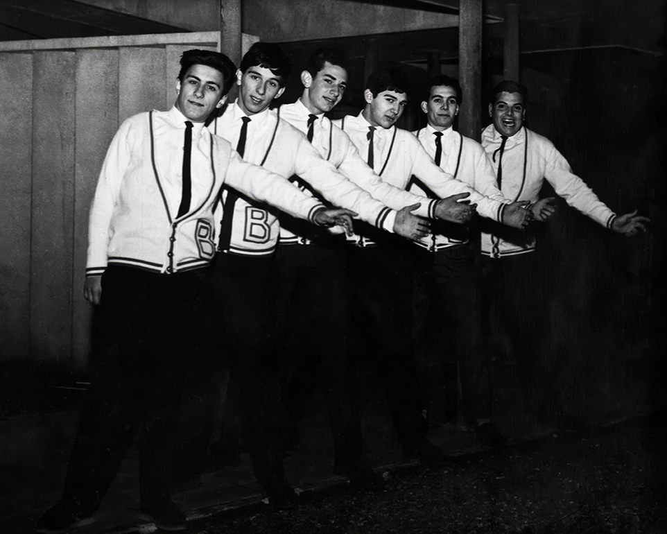 Los Iracundos en sus primeros años de gira y posicionamiento como la primera banda de rock uruguaya.