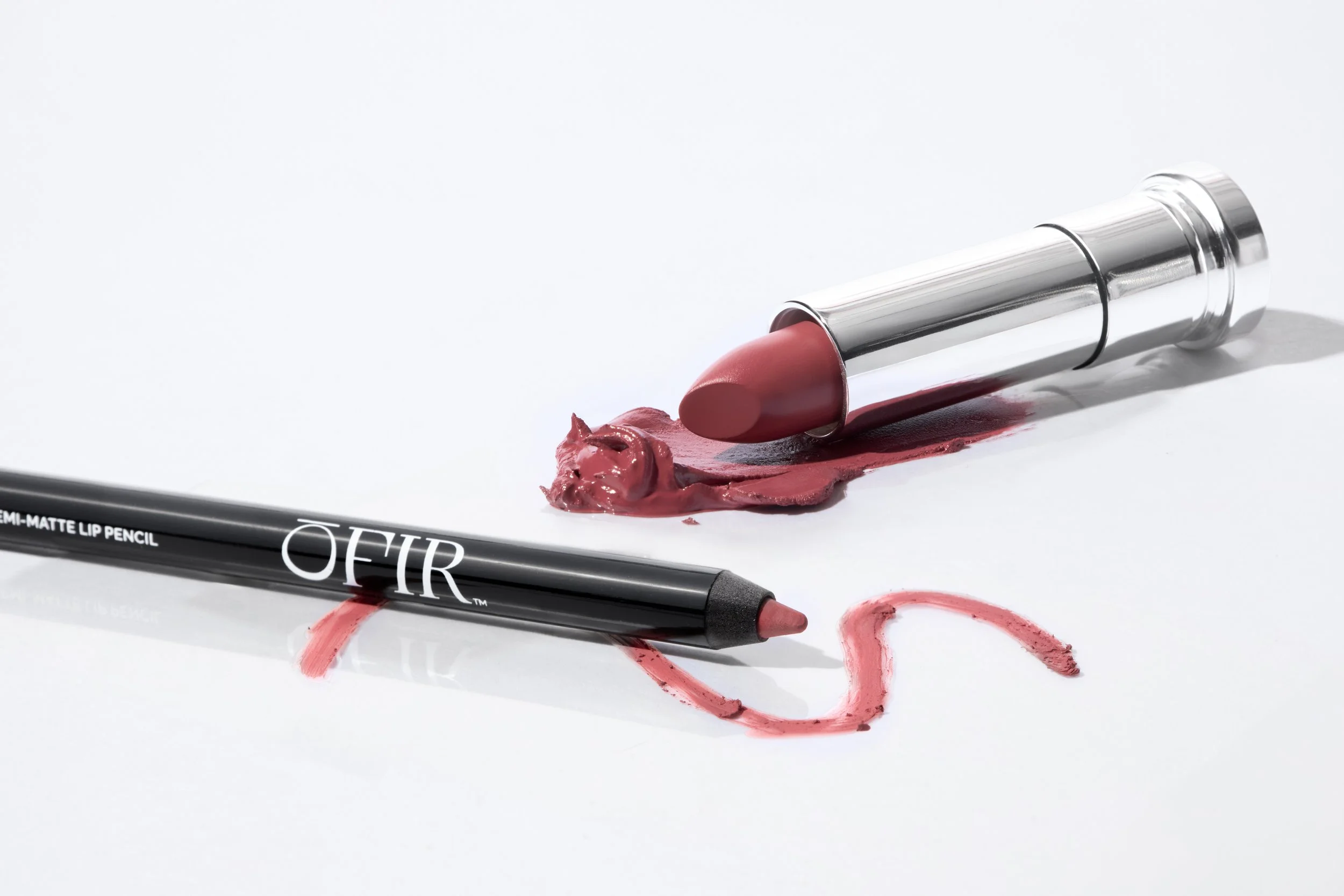 06-16-25_OFIR_EVG_PRODUCT_Lipstick_Liner_CloseUp_.jpg