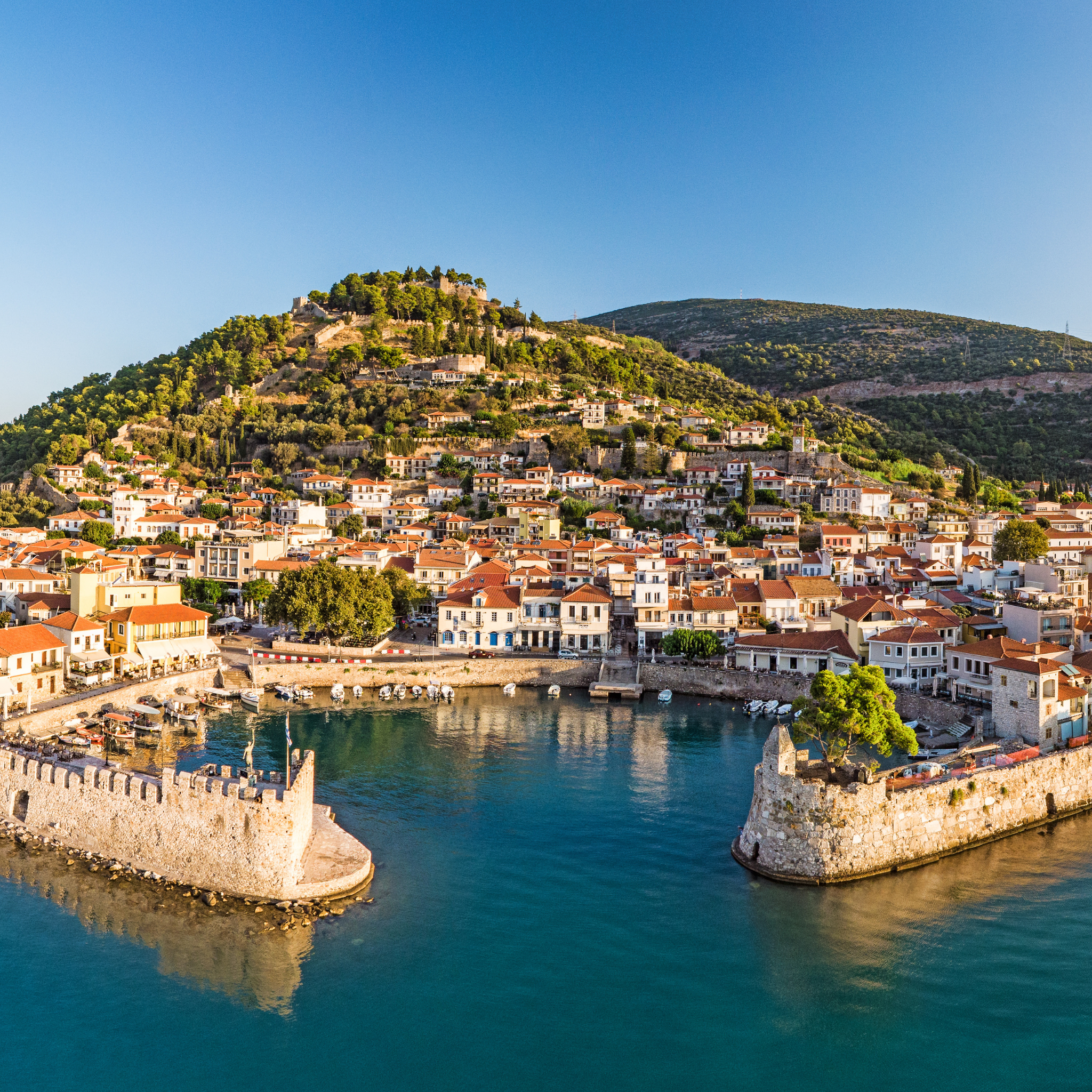 The-port-of-Nafpaktos.png