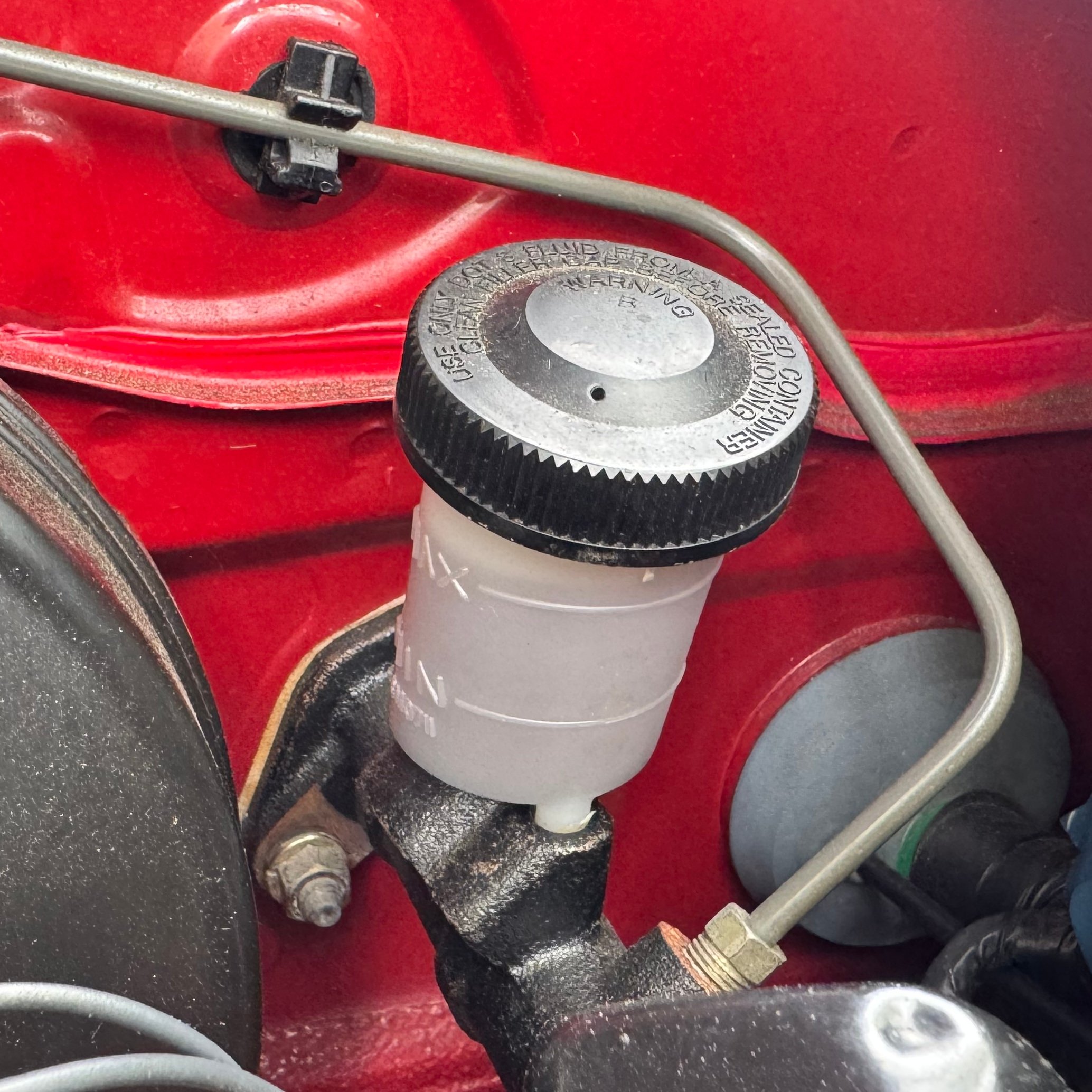 NA Mazda Miata MX-5 clutch master cylinder reservoir