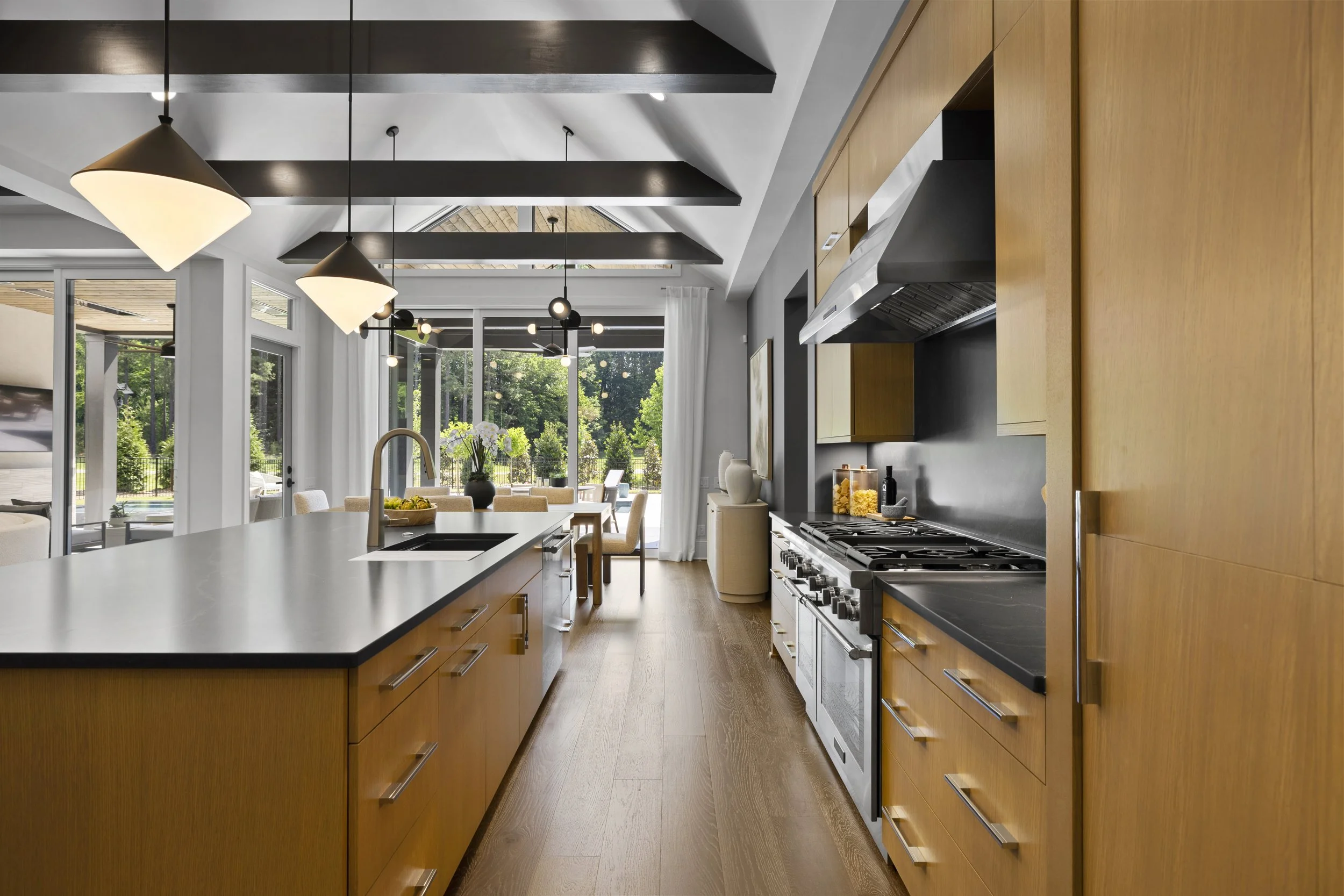 kitchen 2.jpg