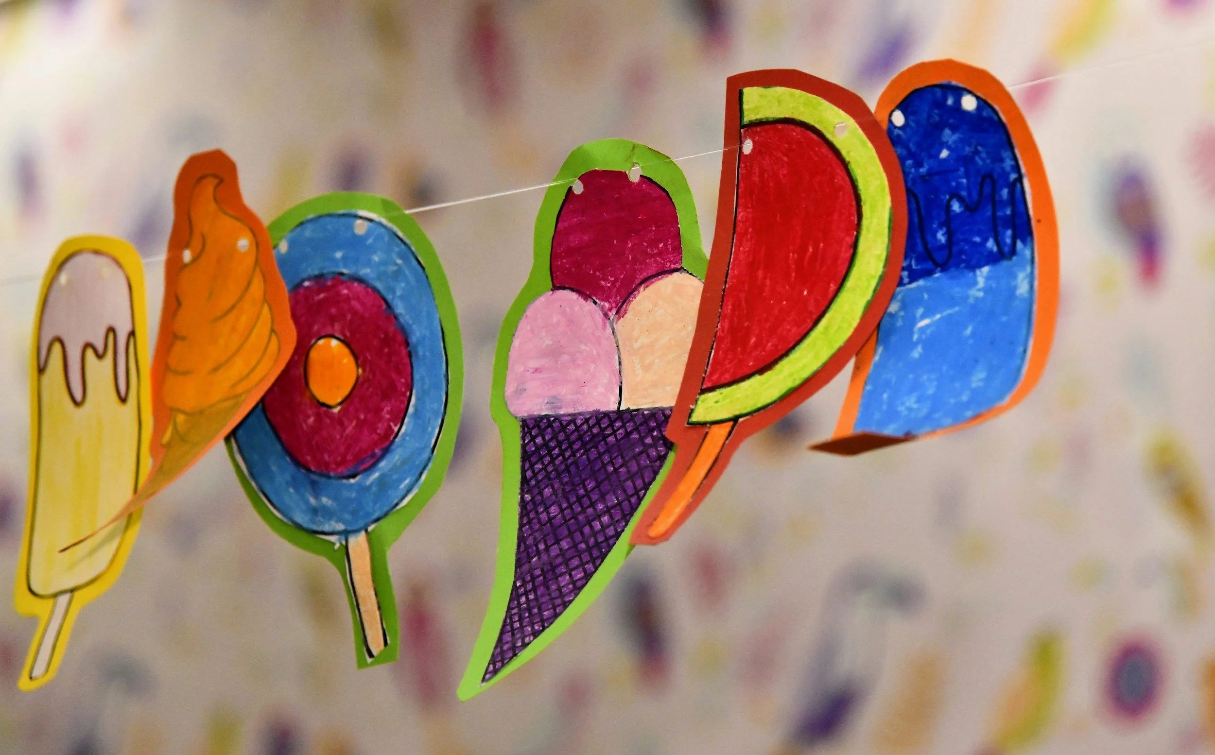 Warm classroom environment for early childhood care and learning