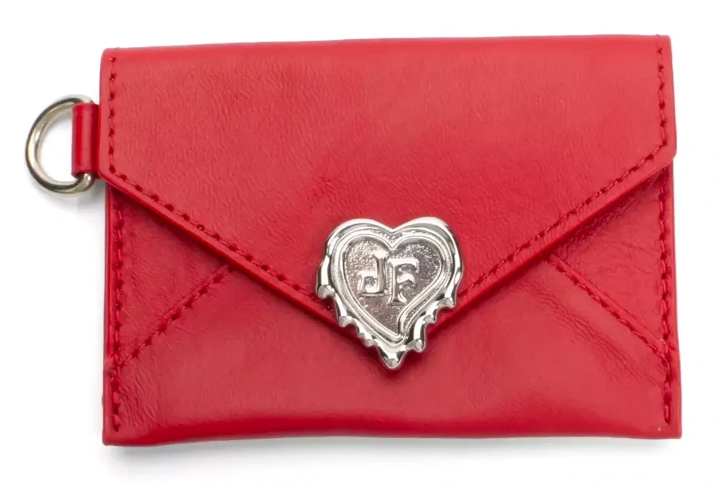 peeps-red-envelope-cardholder-front-colour_image-0000027855-retina_detail.webp
