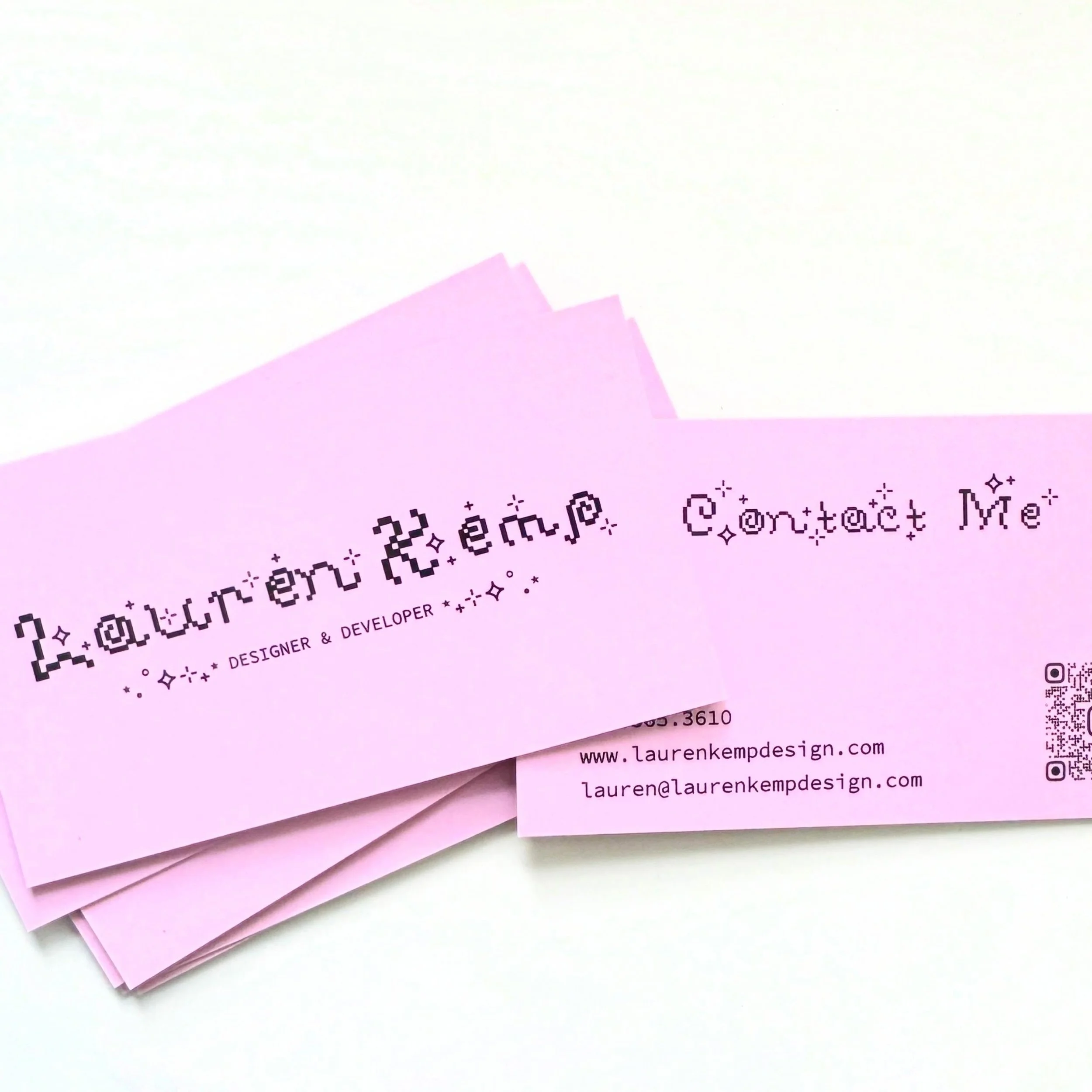 New Business Cards .✦ ݁˖

Funny how this little #pink card makes me feel a bit more legit 😆💕

Thanks @jukeboxprint 💕

#freelancedesign #creativework #businesscards #design