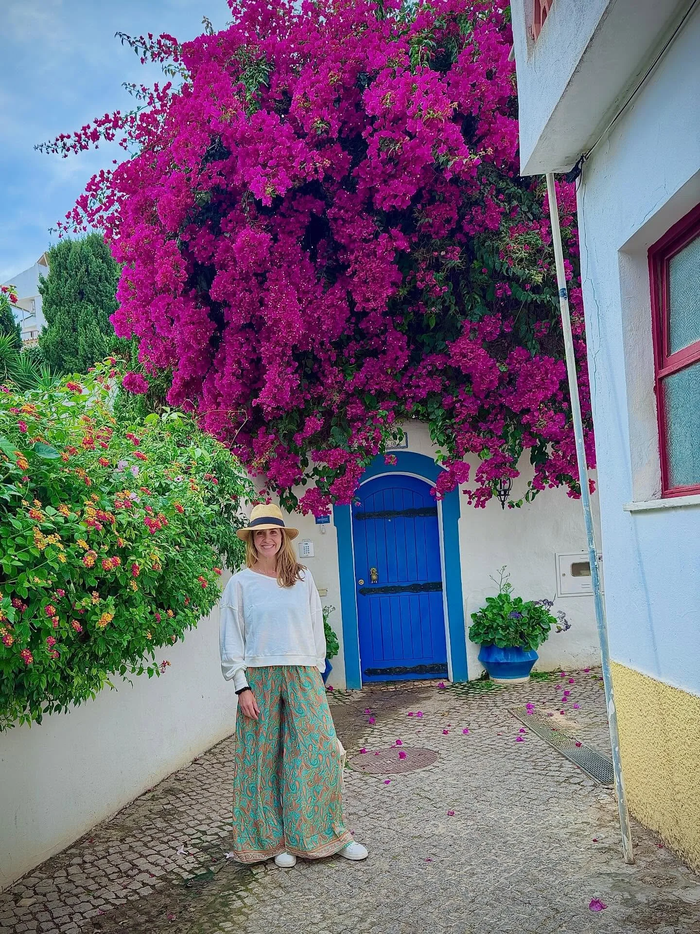 50 in Lagos, the Algarve, about 3 hours south of Lisbon was stop 2. My funny, wise, bad ass, better than guru @angieknightyoga created the space to recenter with yoga, incredible food, wine and fun at the lovely @quintabonita_countryhouse (I stayed a