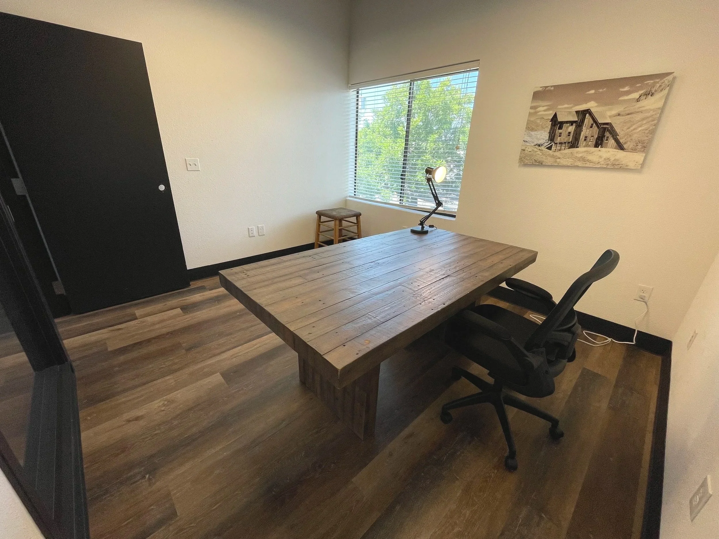 OfficeA_1.jpg