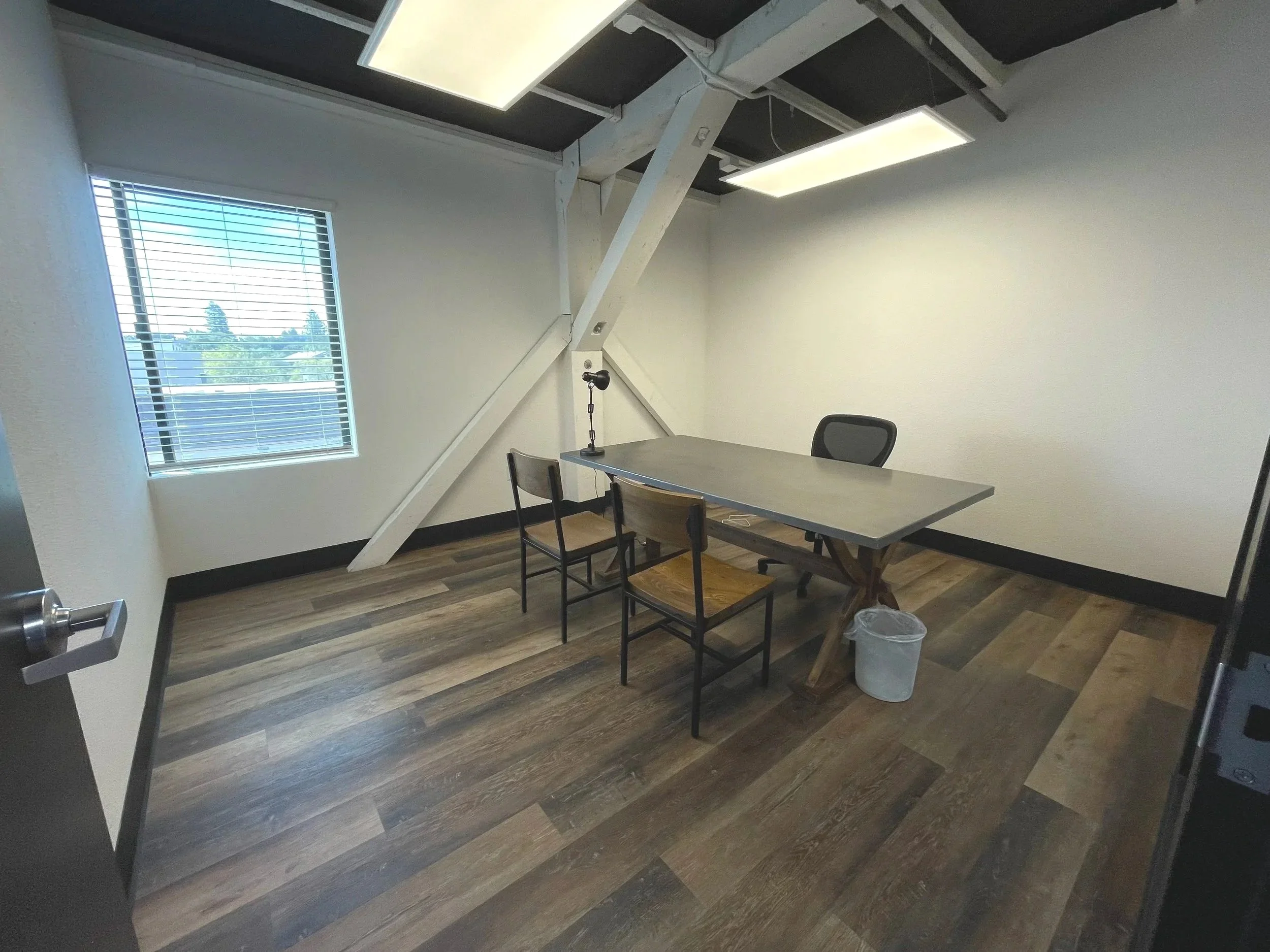 OfficeE_2.jpg