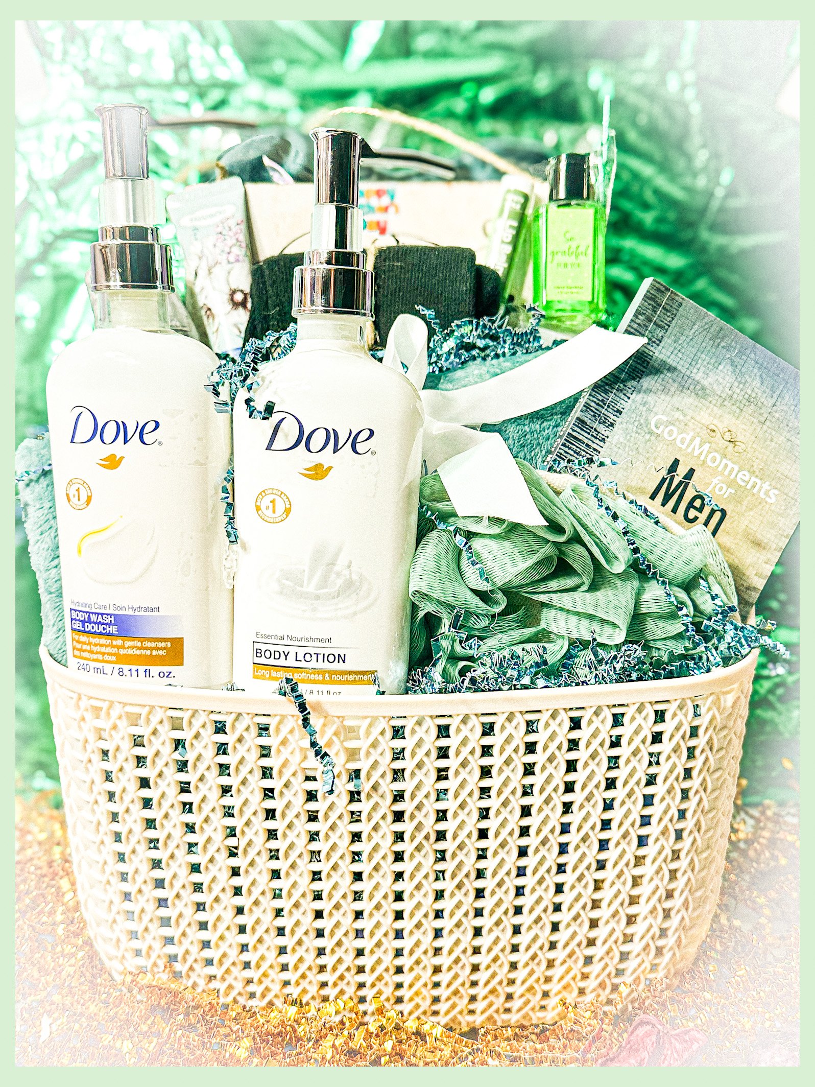 Father’s Days White Gift Basket