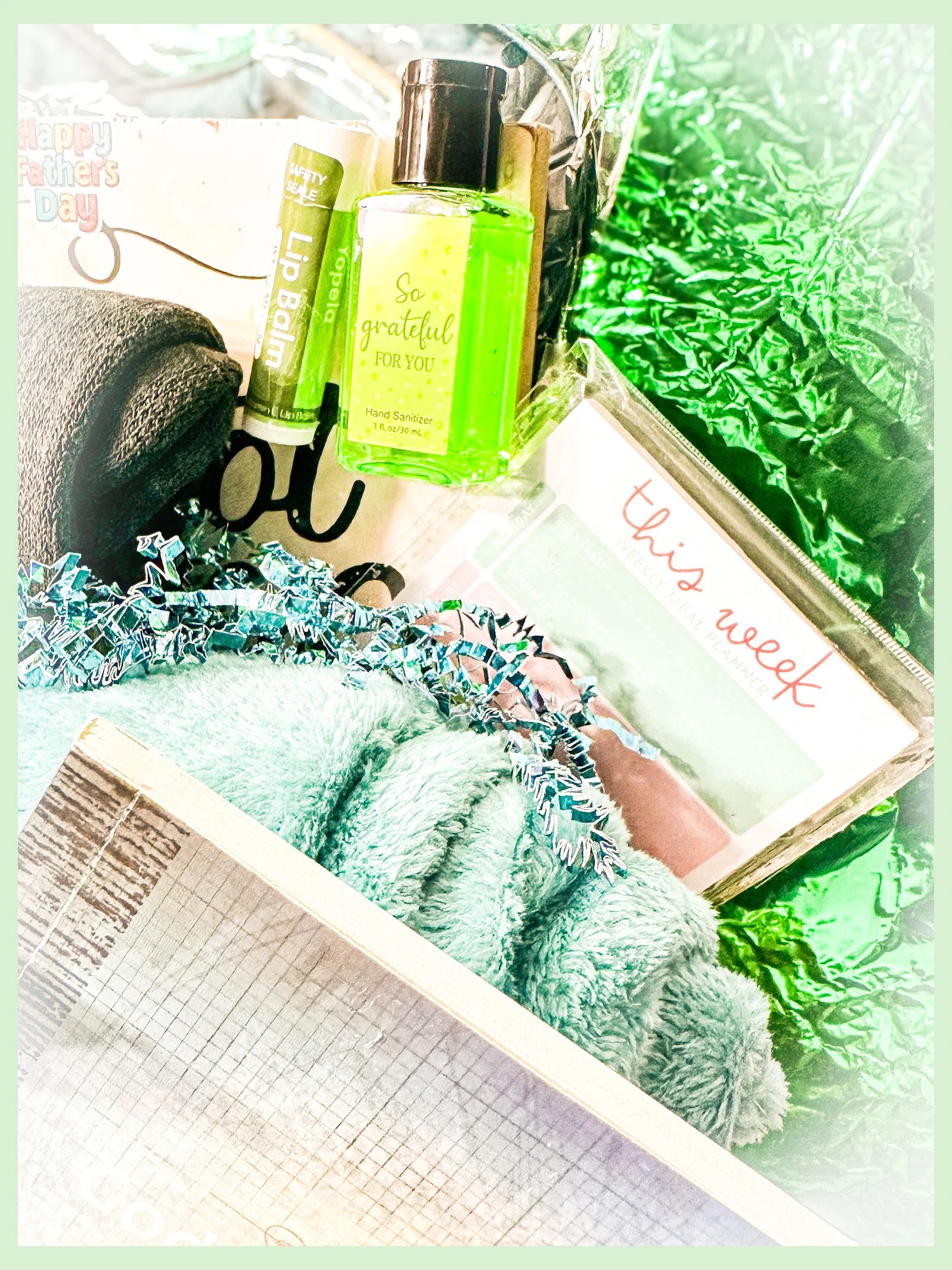 SKU_TOLGB-GEV-1019 - White Themed Gift Box - 3.jpg