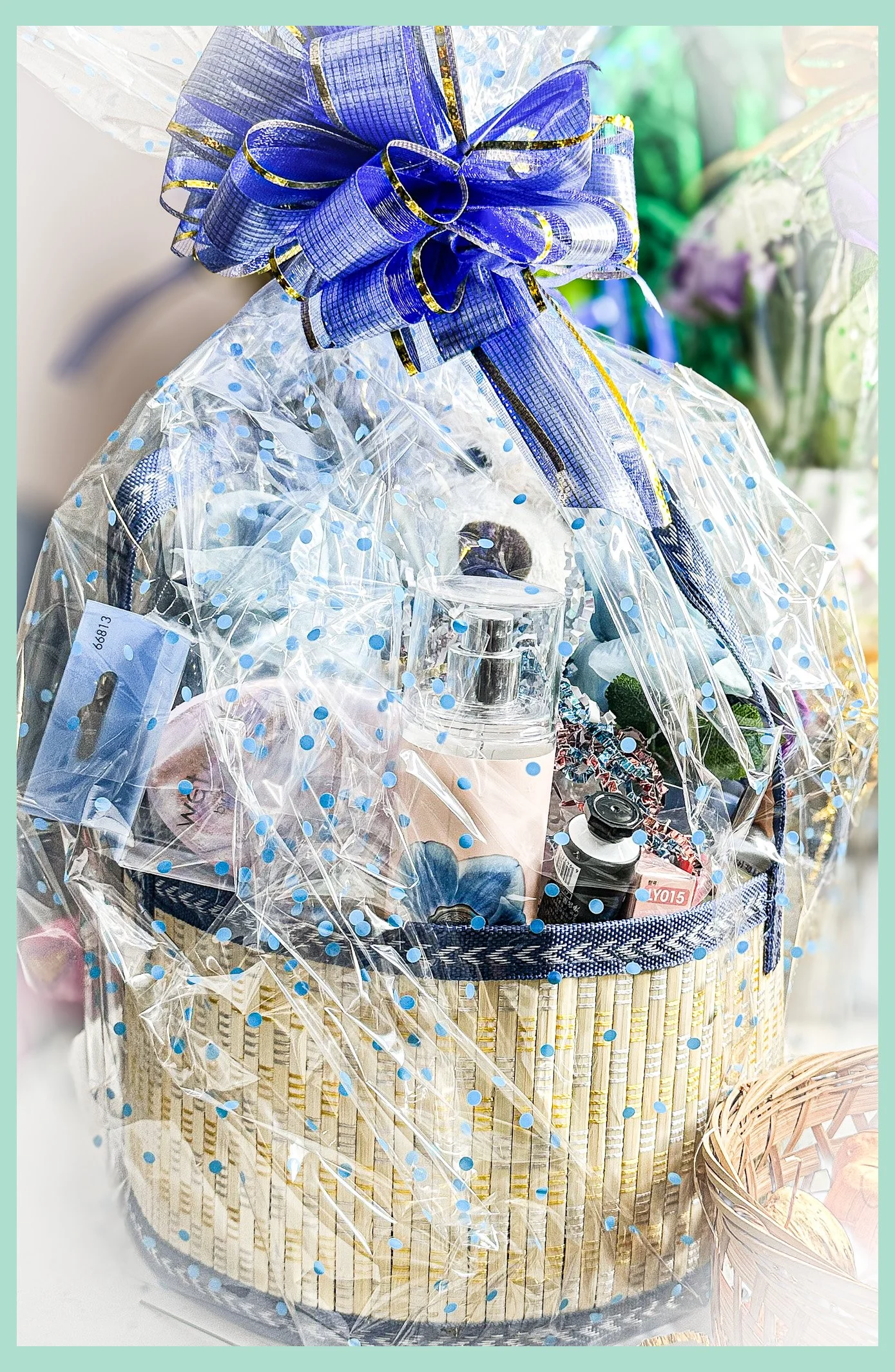 Stylish Blue Gift Basket for Any Occasion for Ladies - Large Size