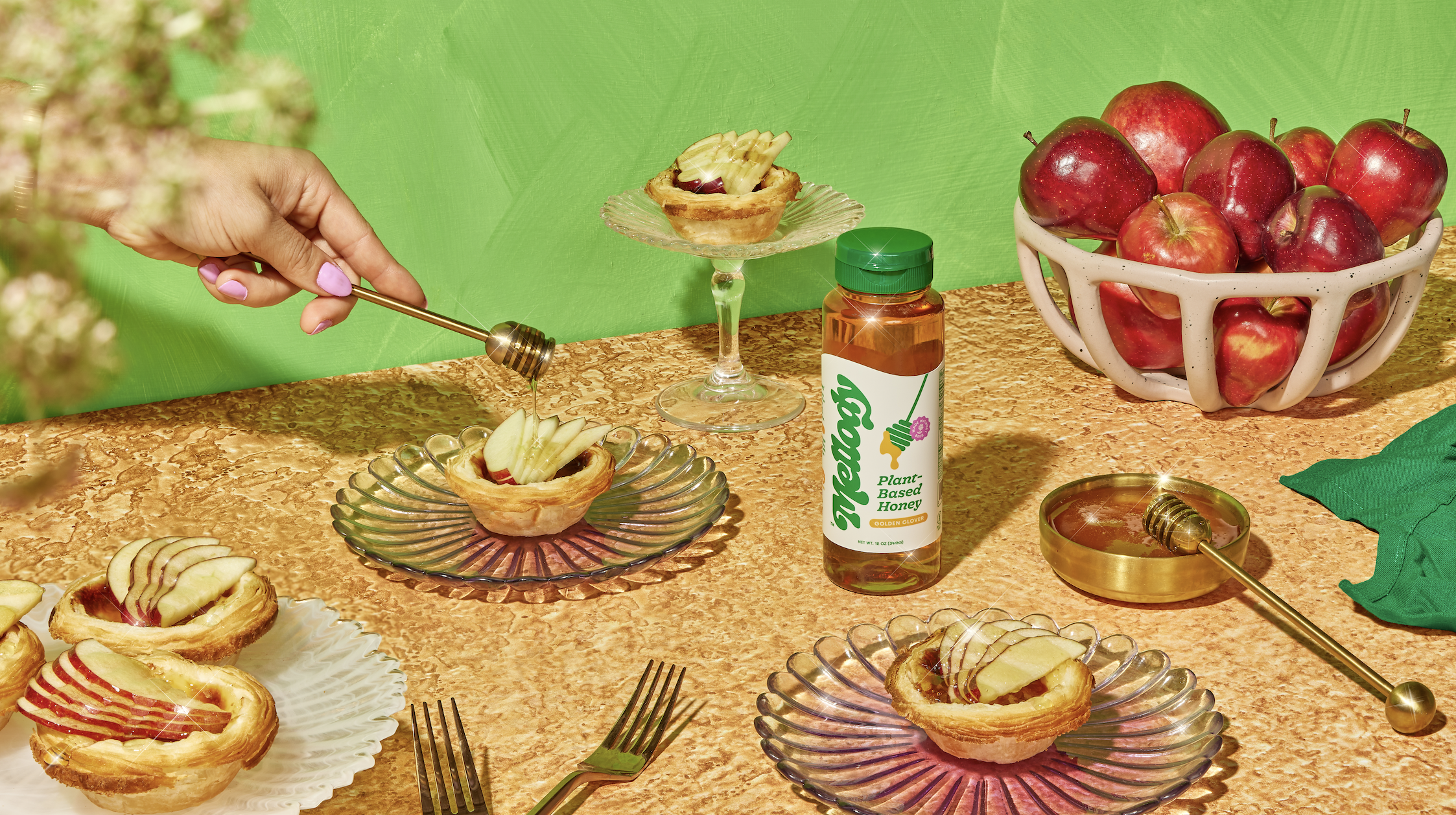 slow-sunday-creatives-claire-bruhl-mellody-honey-18.png