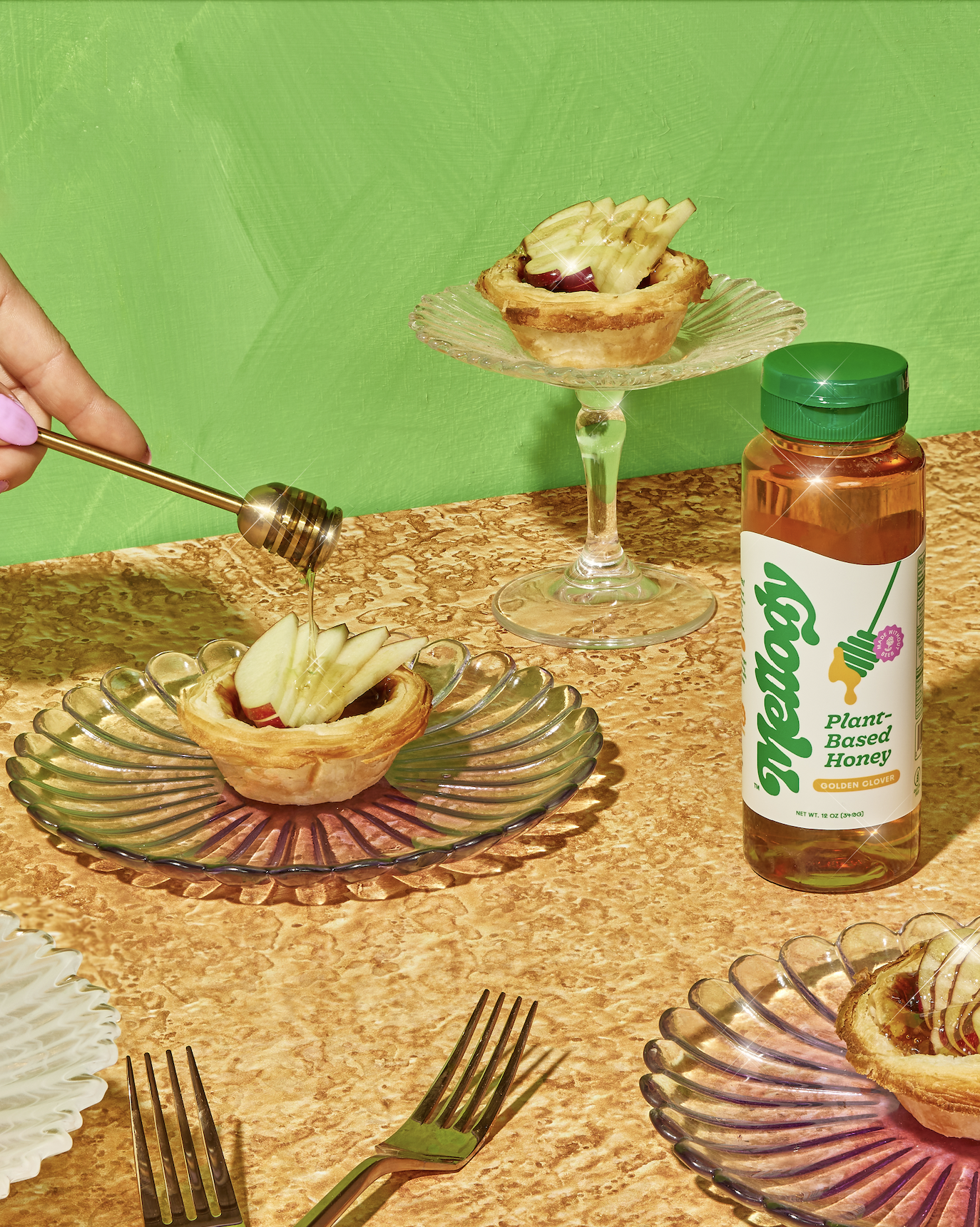 slow-sunday-creatives-claire-bruhl-mellody-honey-3.png