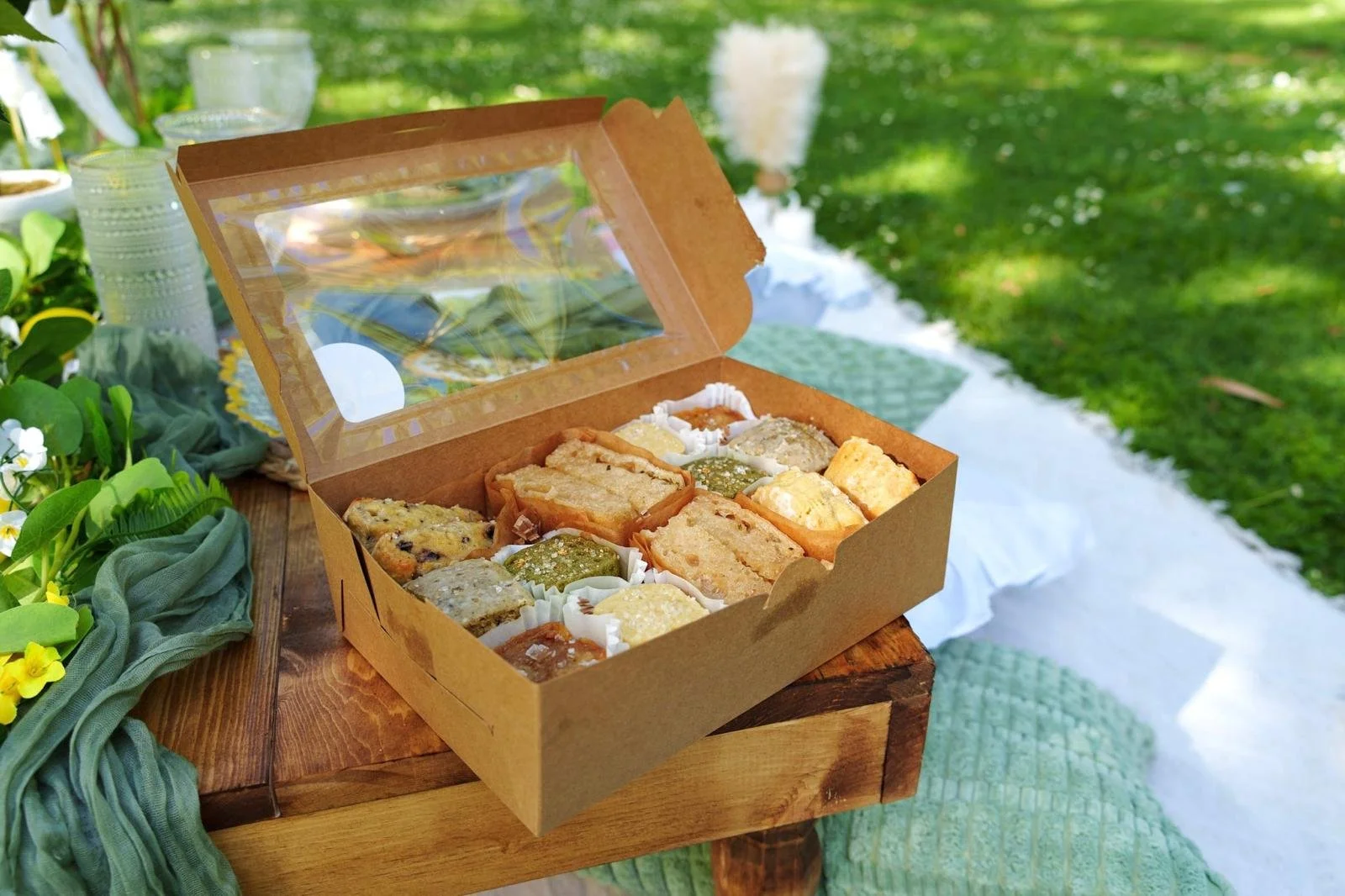 Discover the Larder Box dessert collection with freshly baked sweet treats made from premium ingredients. Perfect for gifting or sharing.