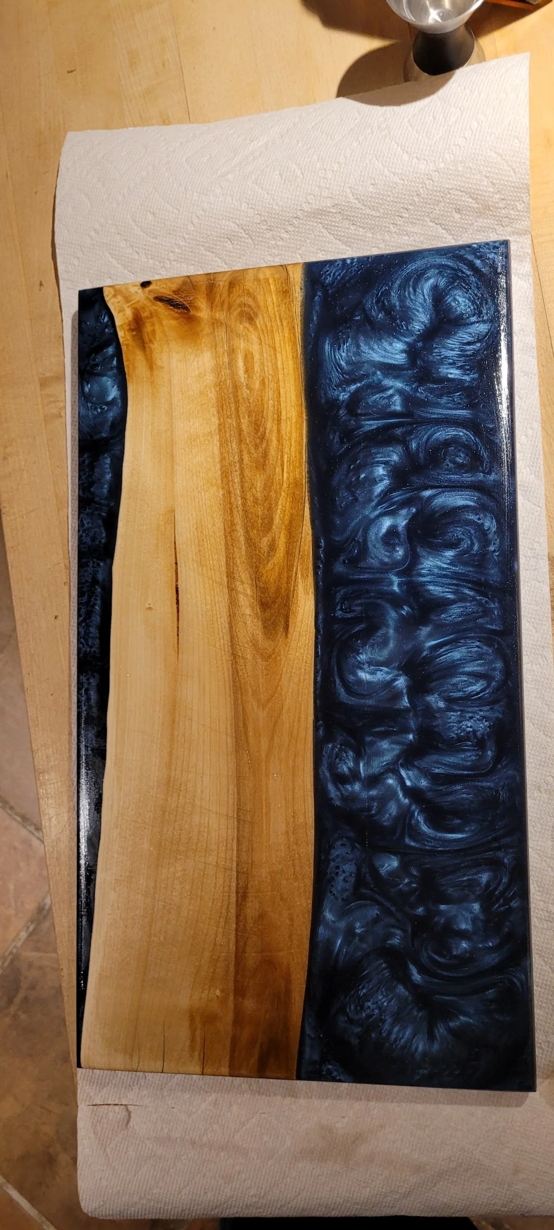 10" X 18" cutting board
Alaska Birch and Maui Blue with Grey