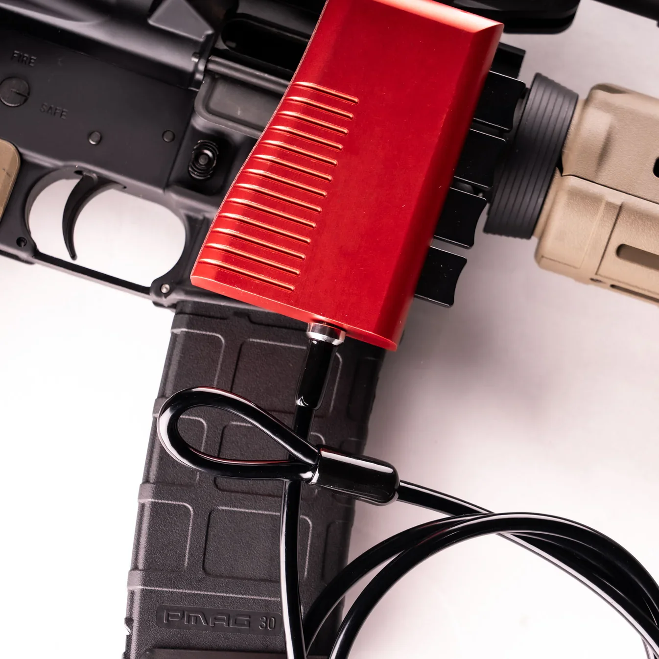 Cable_Lock_on_White-10.webp