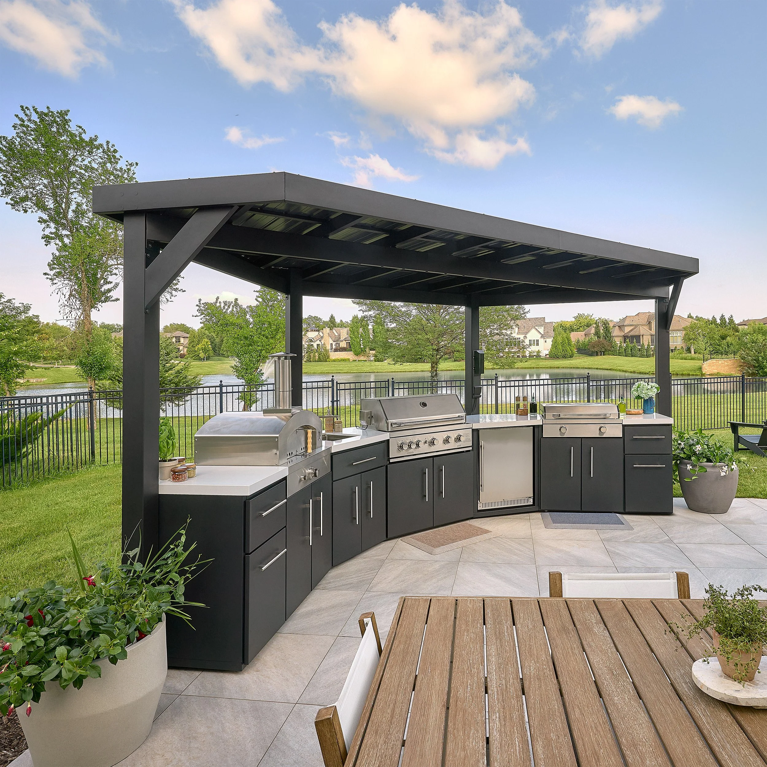 Sunscape Outdoor Luxury - Outdoor Kitchen Edgemont Cove Hero 2500x2500.jpg