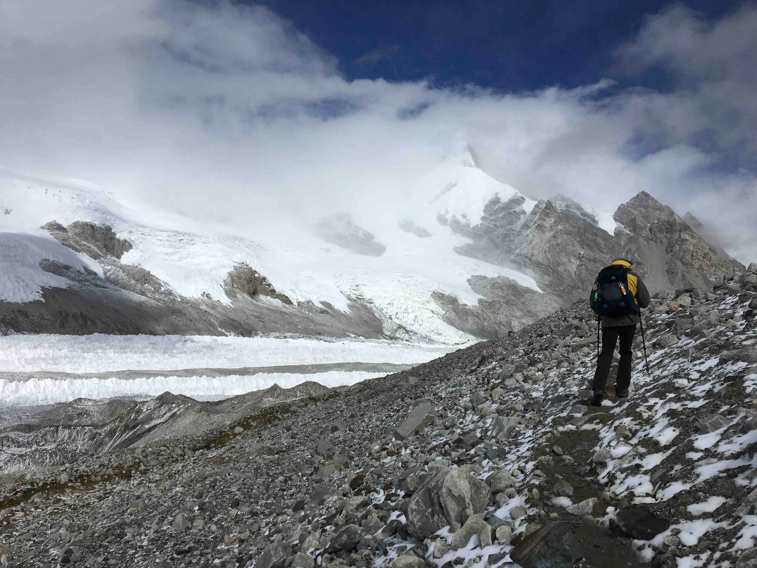 The trail to Cho Oyu Advance Base Camp