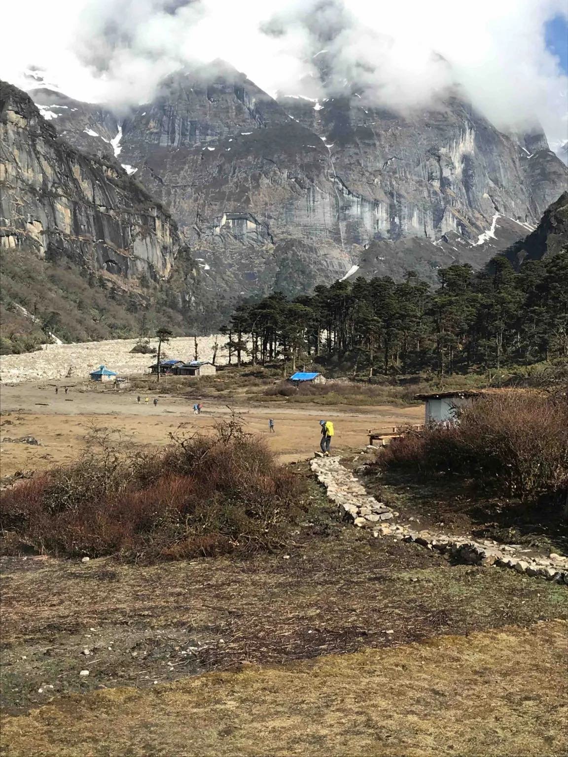 big rock walls in the Barun Valley