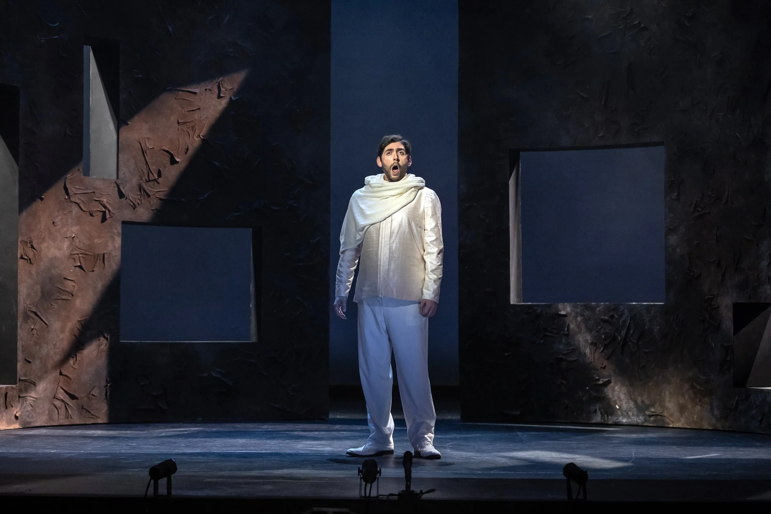TITO CAST 1-227.jpg