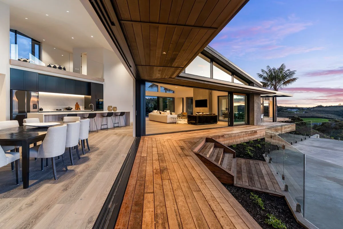 indoor-outdoor-flow-auckland-modern-home-kitchen-deck.jpg