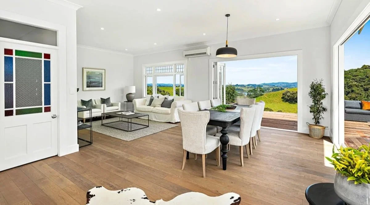 coast-and-country-homes-auckland-character-home-restoration-architraves.jpg