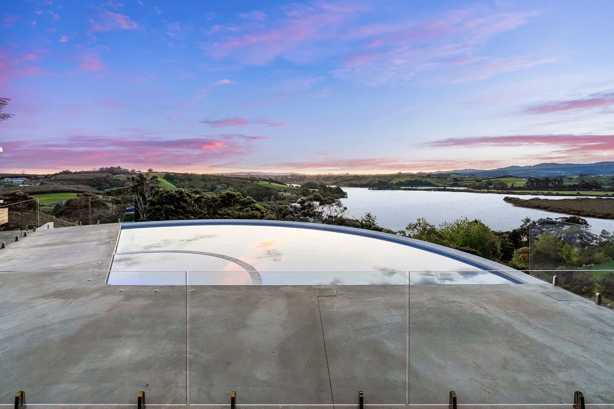 architectural-home-auckland-pool-glass-balustrade-view.jpg