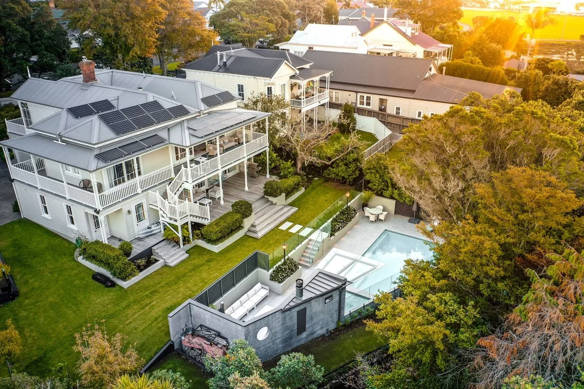 coast-and-country-homes-stanley-point-sunken-patio.jpg