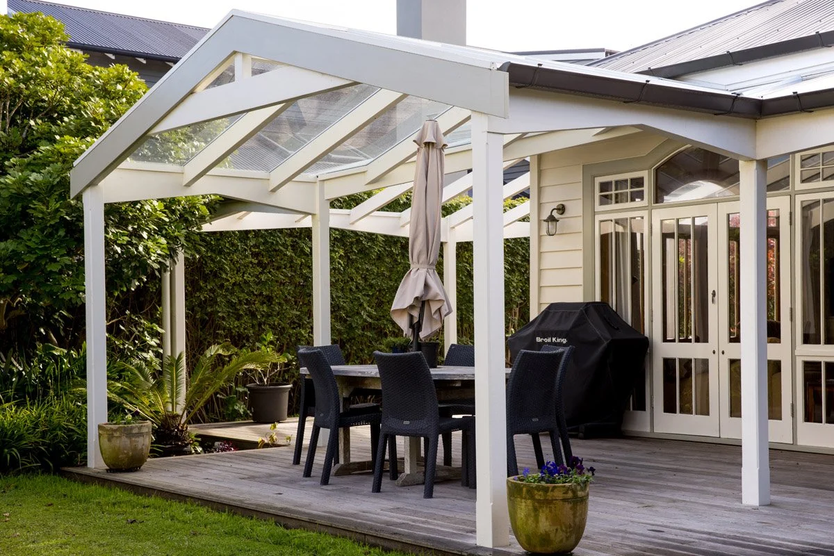 covered-pergola-outdoor-living-space-auckland.jpg