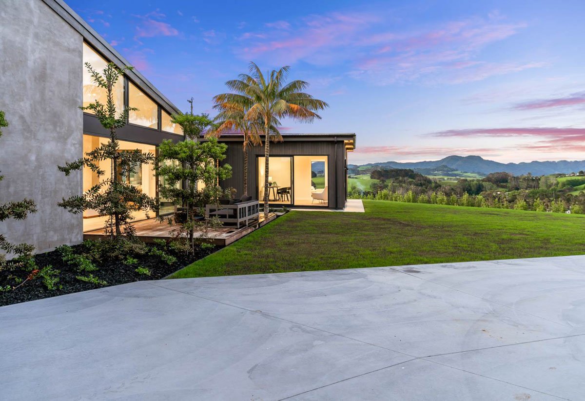 coast-and-country-homes-matakana-architectural-home-landscape-view.jpg