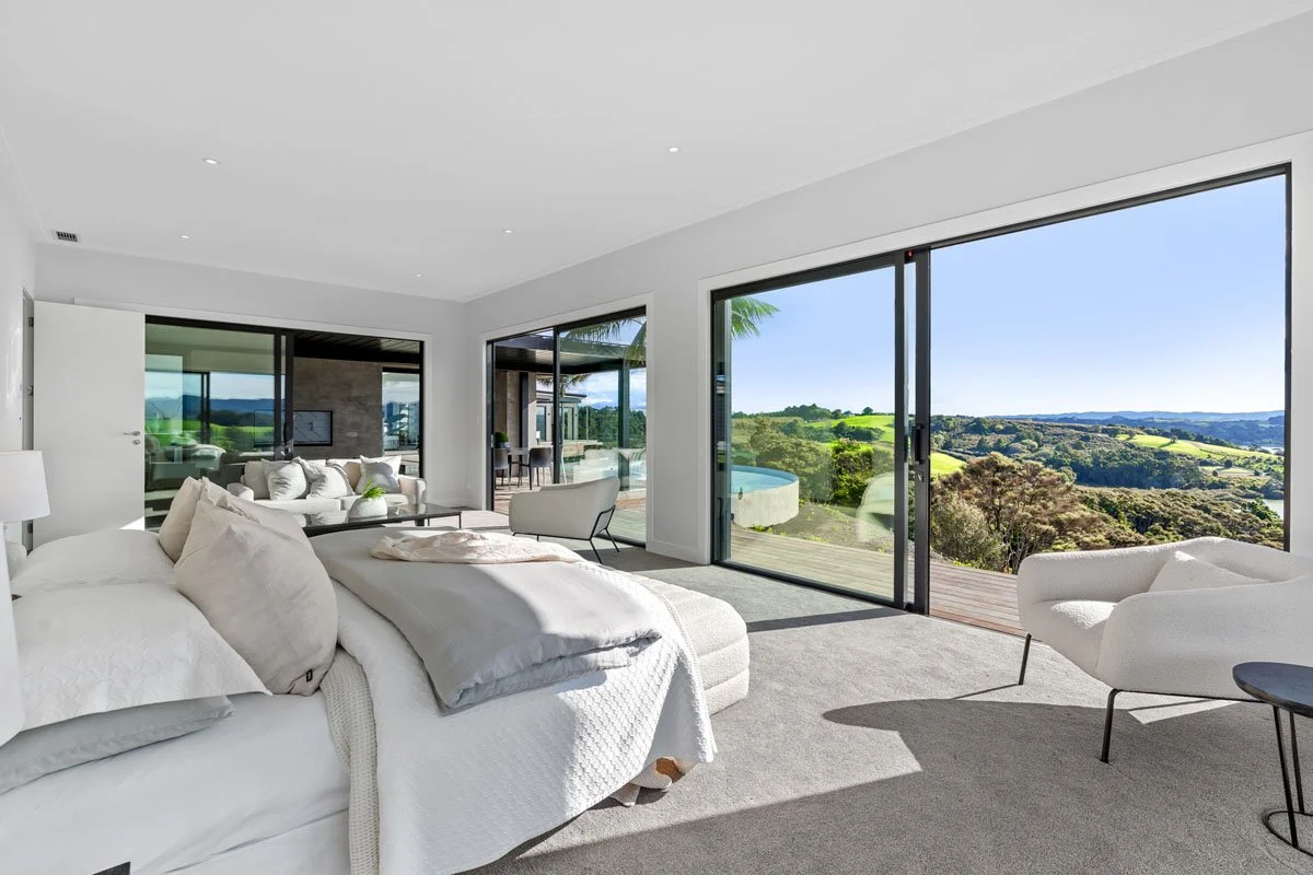 coast-and-country-homes-matakana-master-suite.jpg