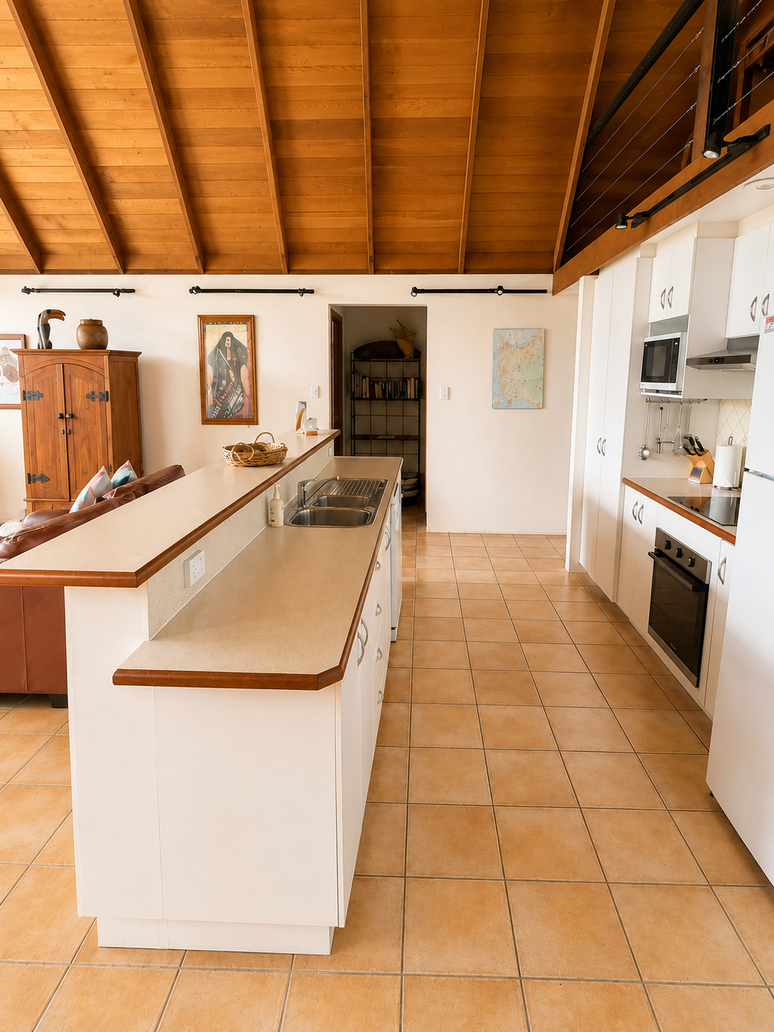 villa koskorora bed kitchen i.PNG