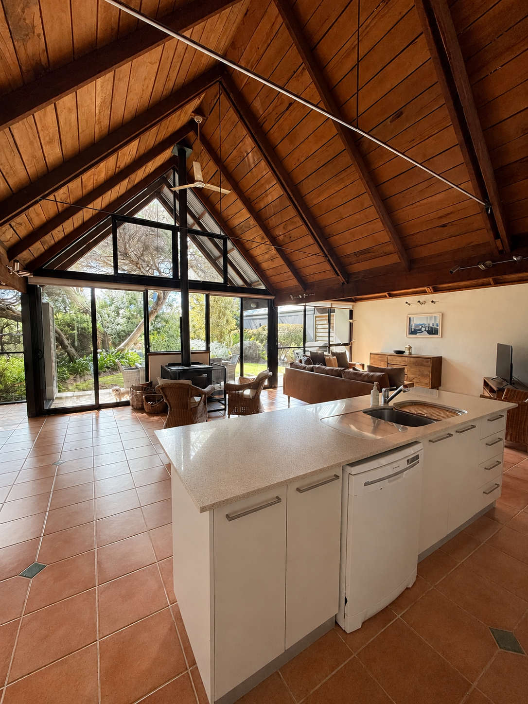 rousseau kitchen lounge.PNG